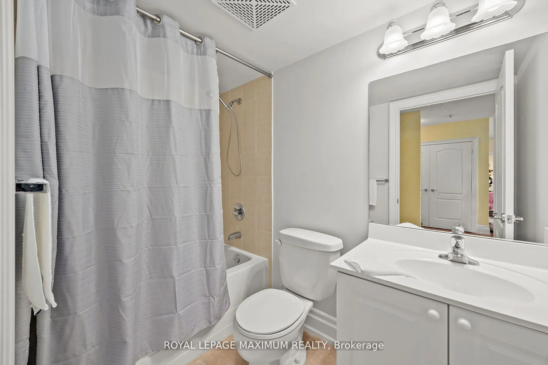 2088 Lawrence Avenue W, #807