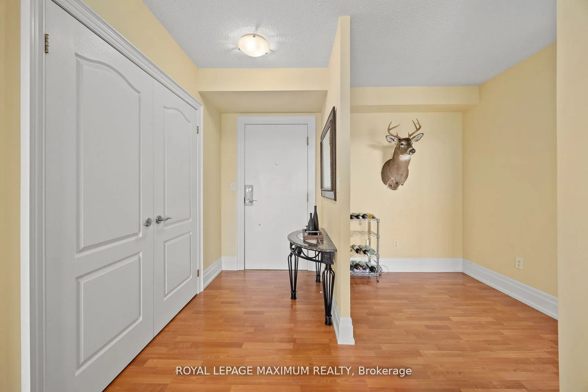 2088 Lawrence Avenue W, #807