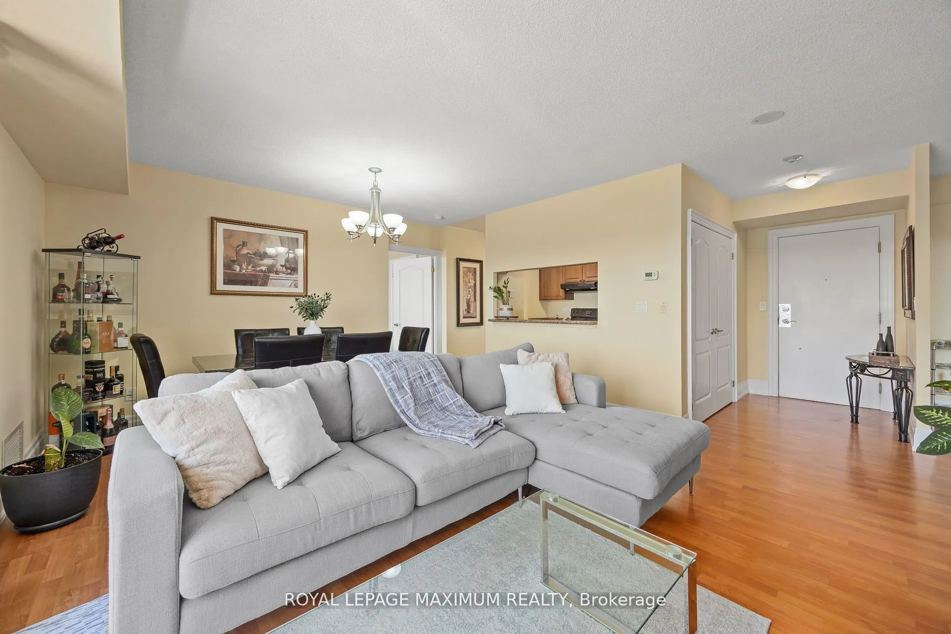 2088 Lawrence Avenue W, #807
