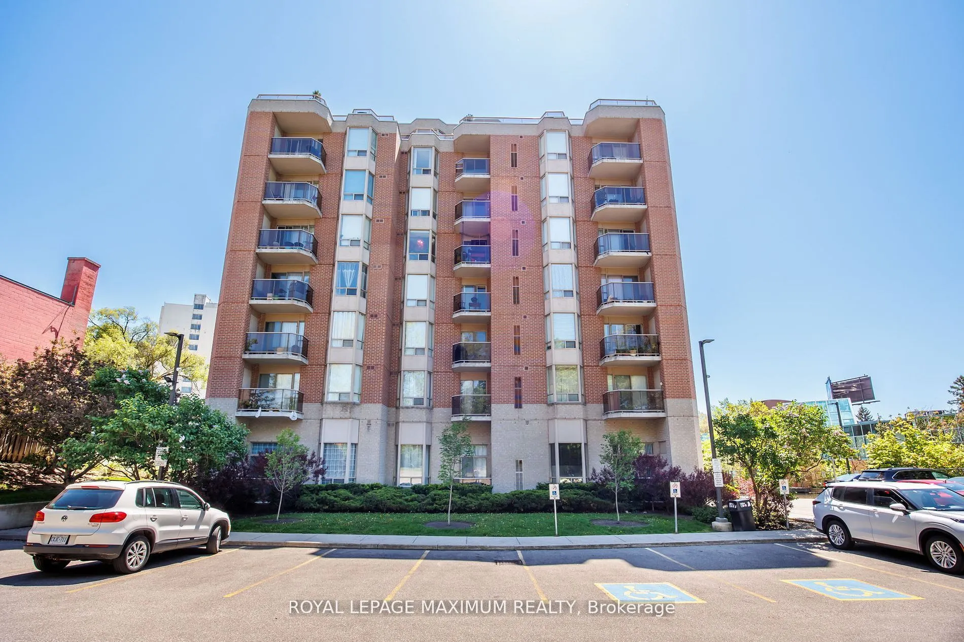 2088 Lawrence Avenue W, #807