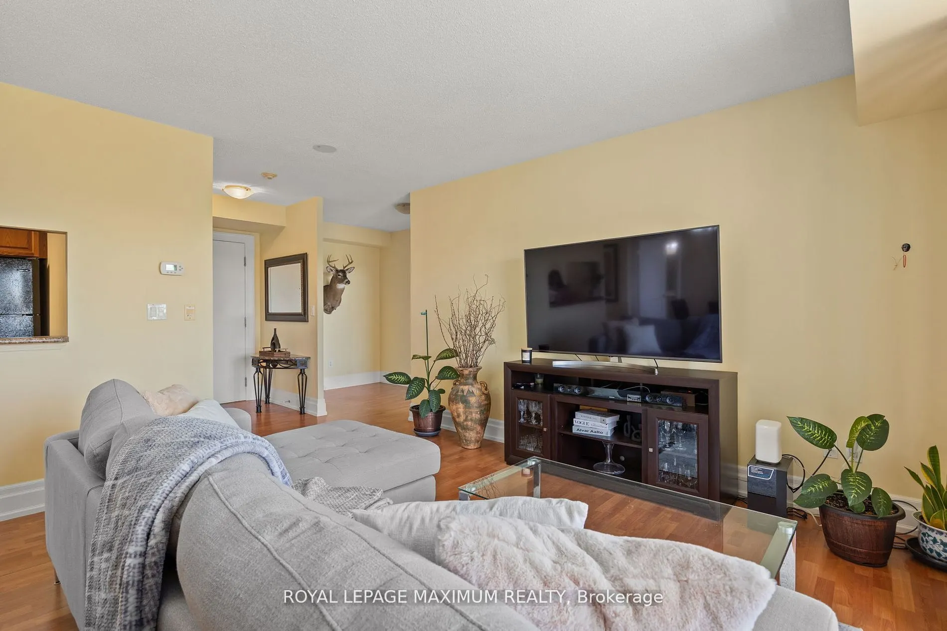 2088 Lawrence Avenue W, #807