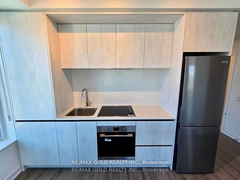 2495 Eglinton Avenue W, #1903