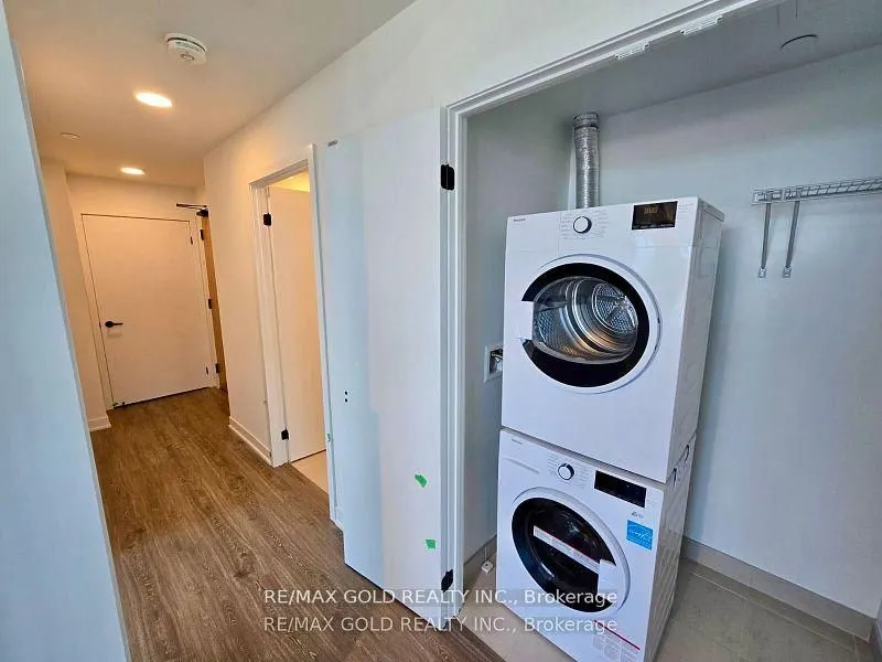 2495 Eglinton Avenue W, #1903