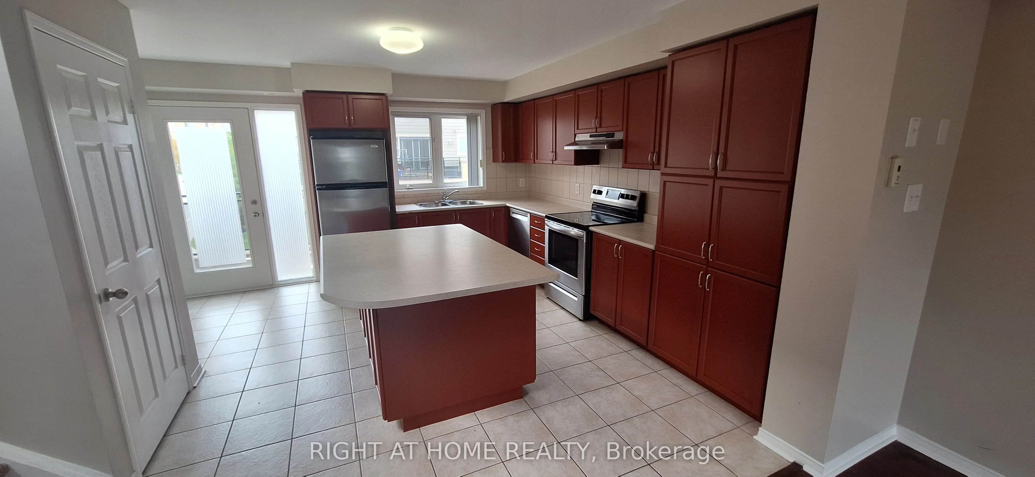 3050 Erin Centre Boulevard, #162