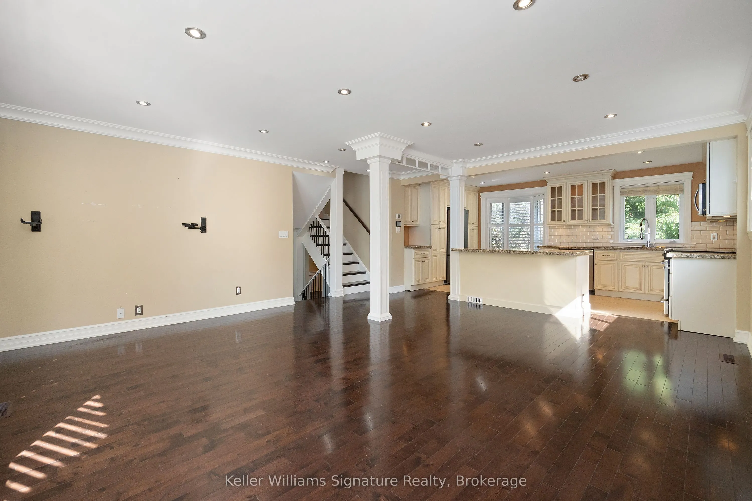 713 Mullin Way