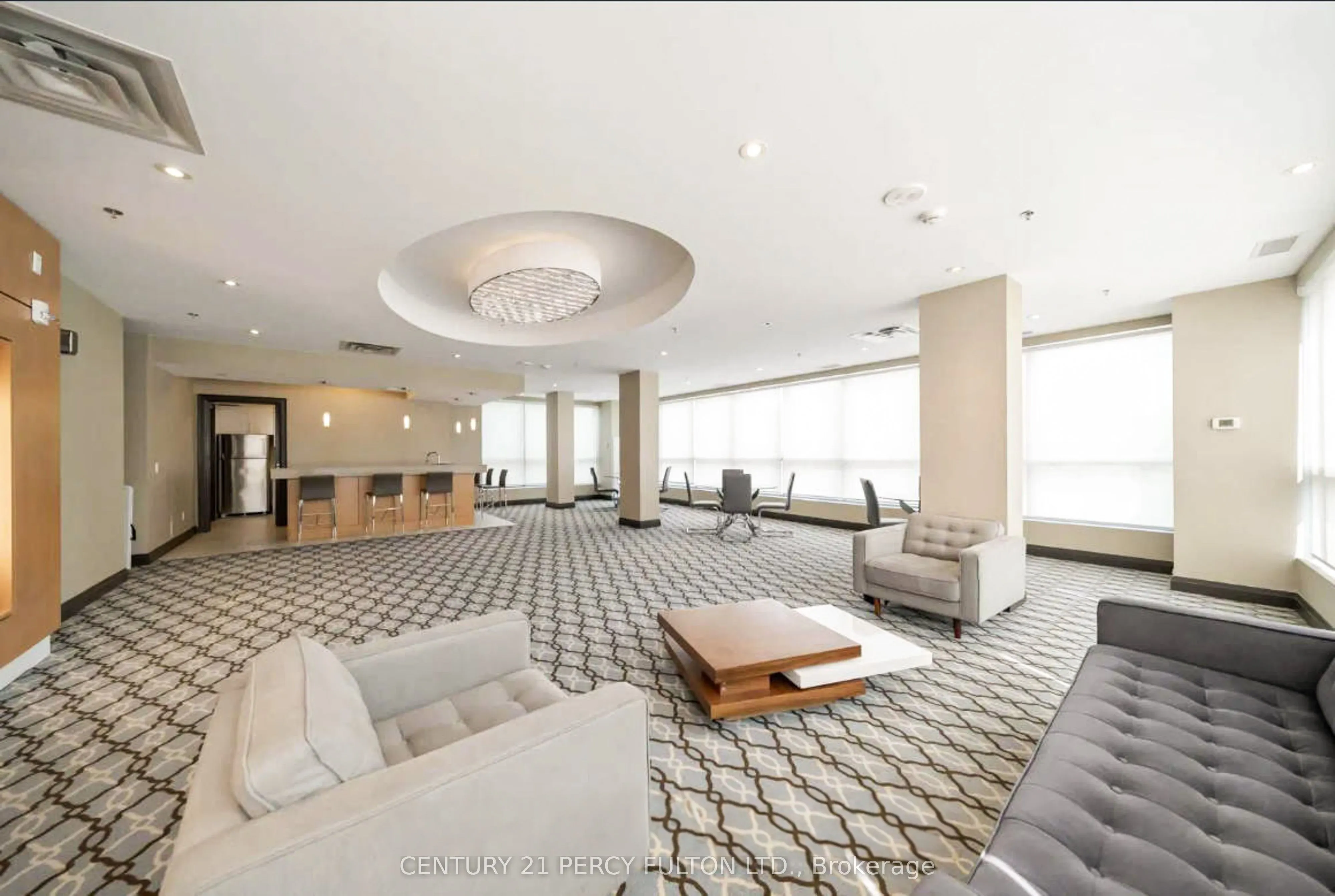 840 Queens Plate Drive, #902