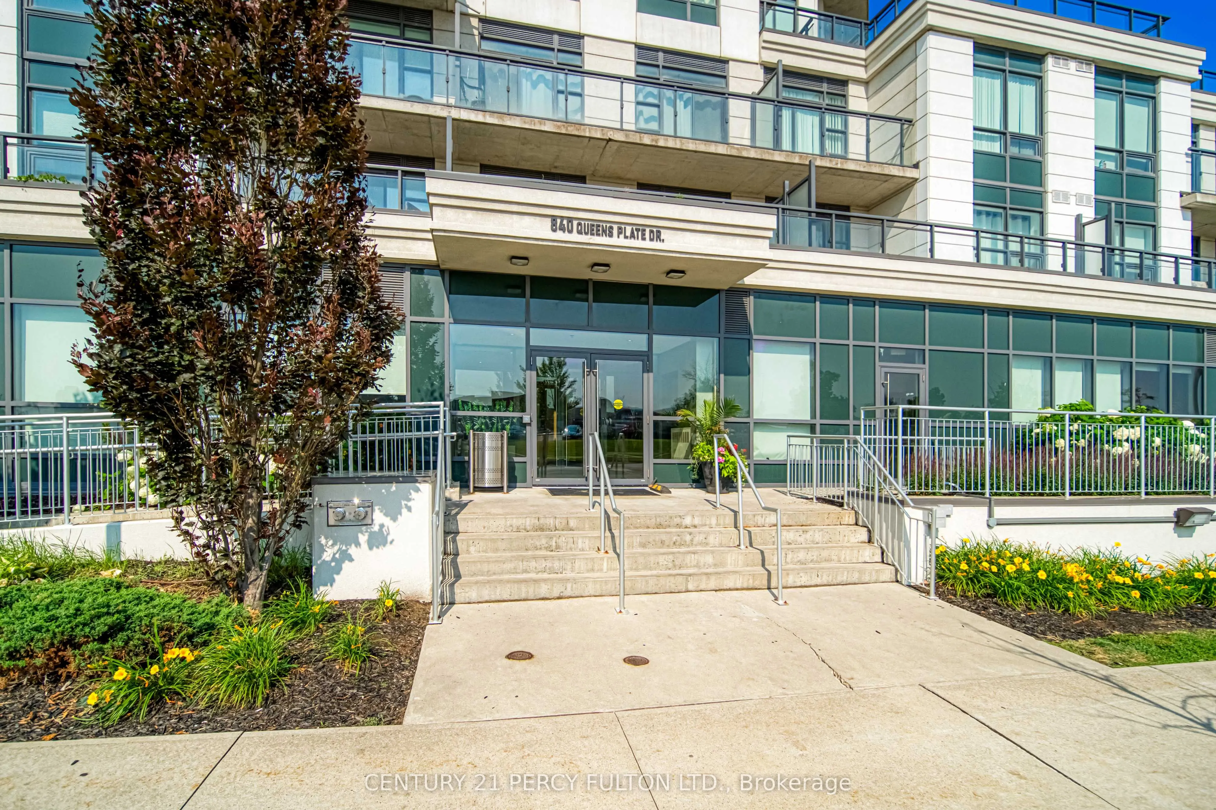 840 Queens Plate Drive, #902
