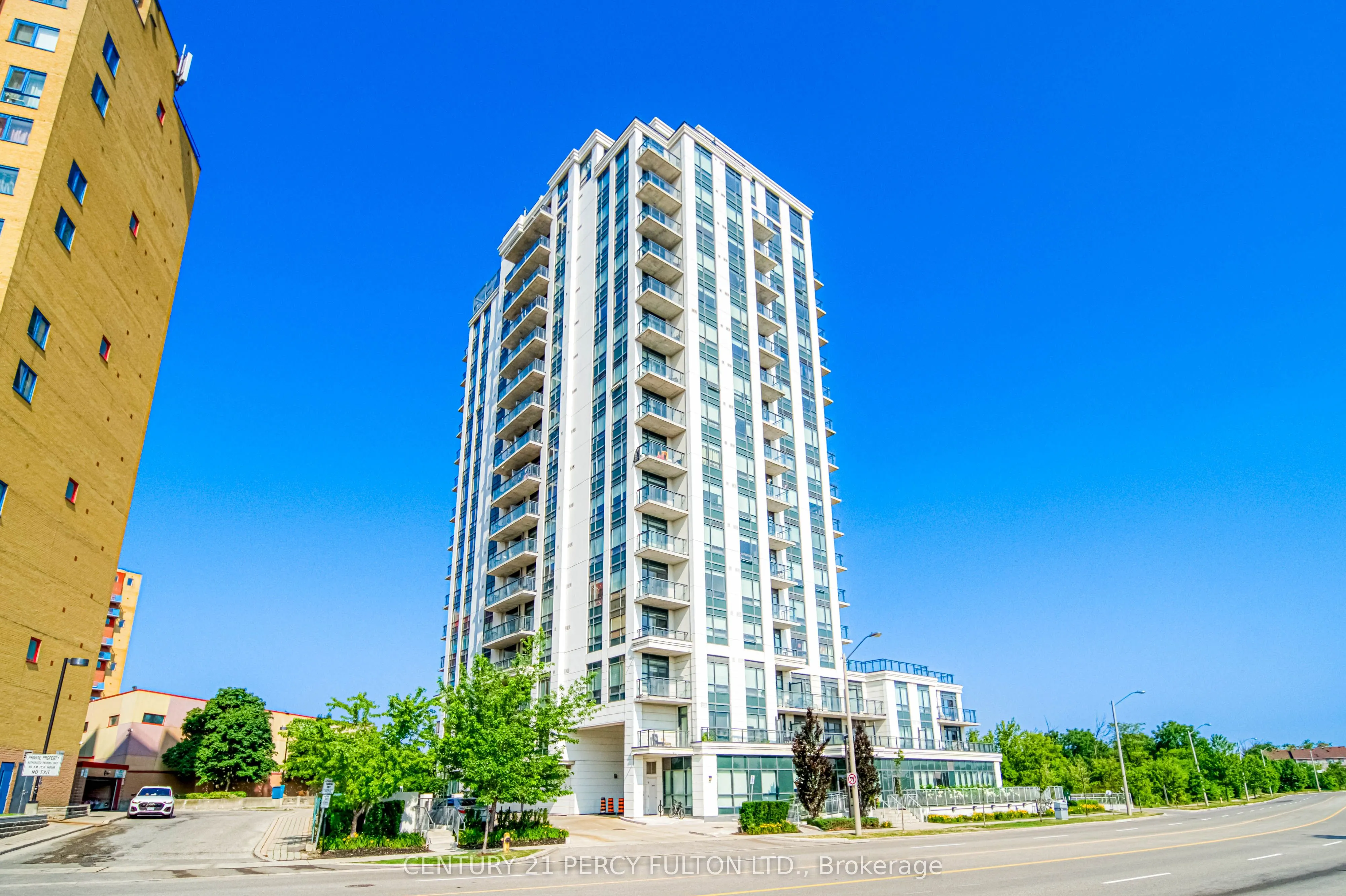840 Queens Plate Drive, #902