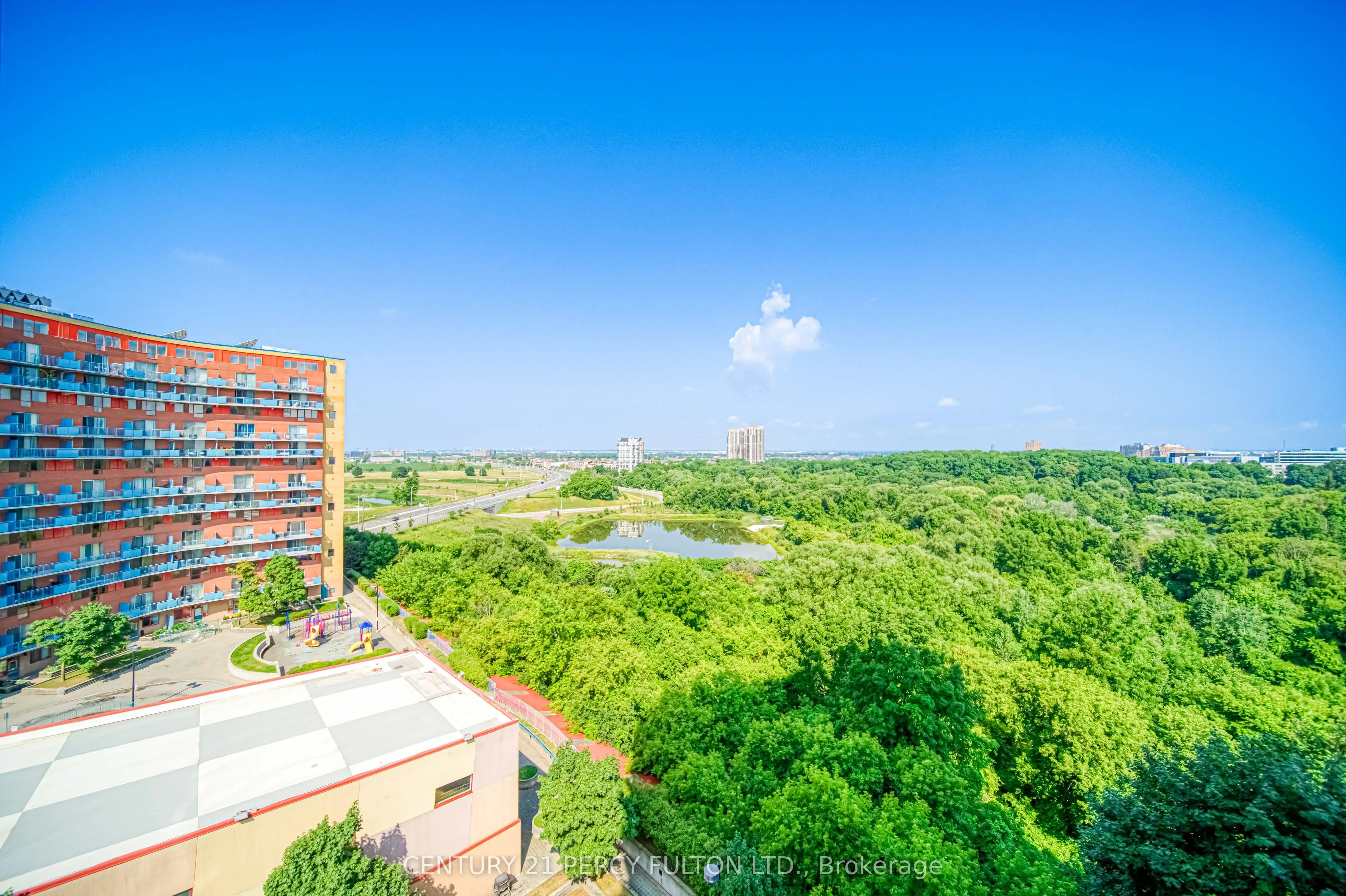 840 Queens Plate Drive, #902
