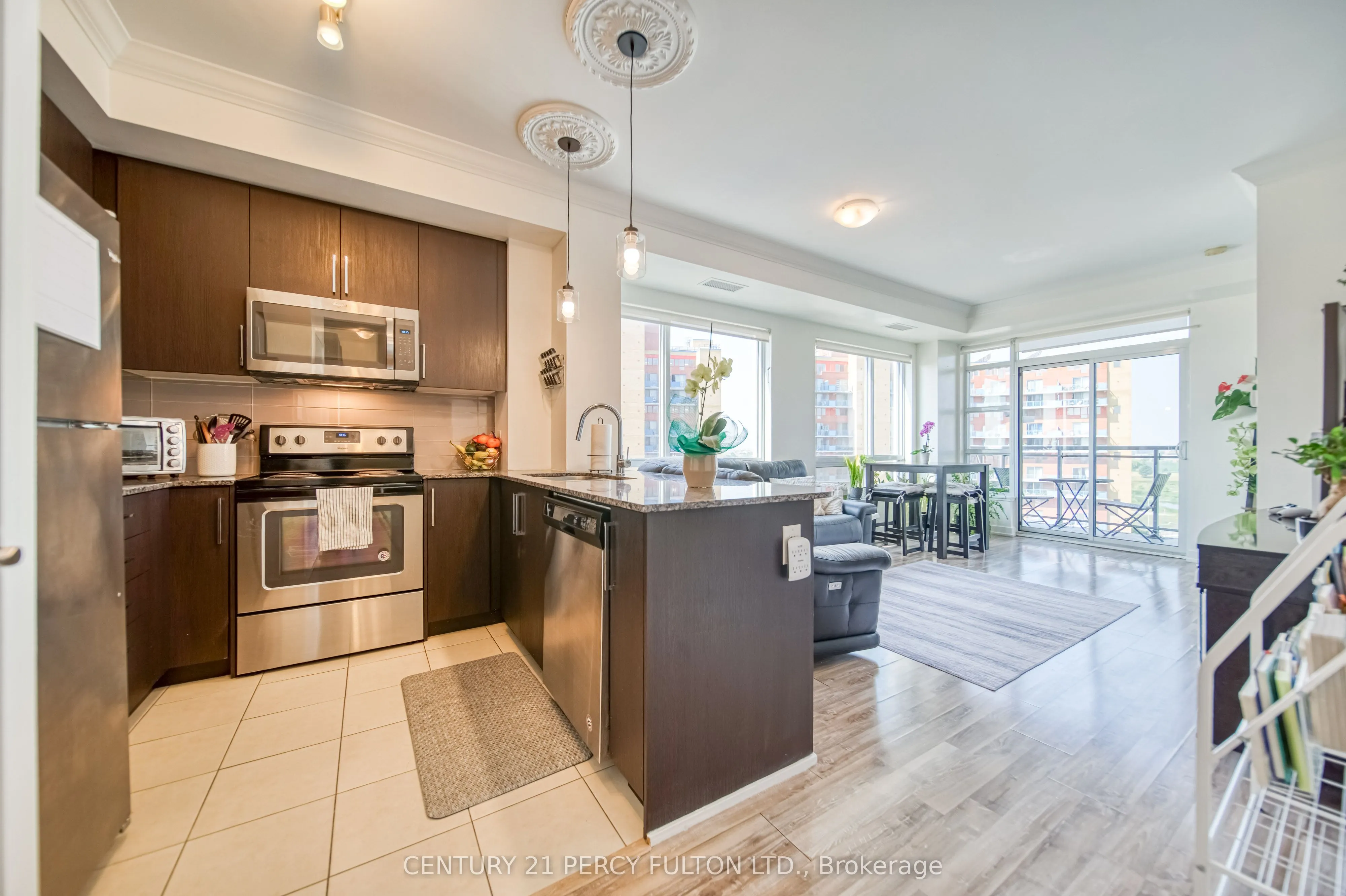 840 Queens Plate Drive, #902