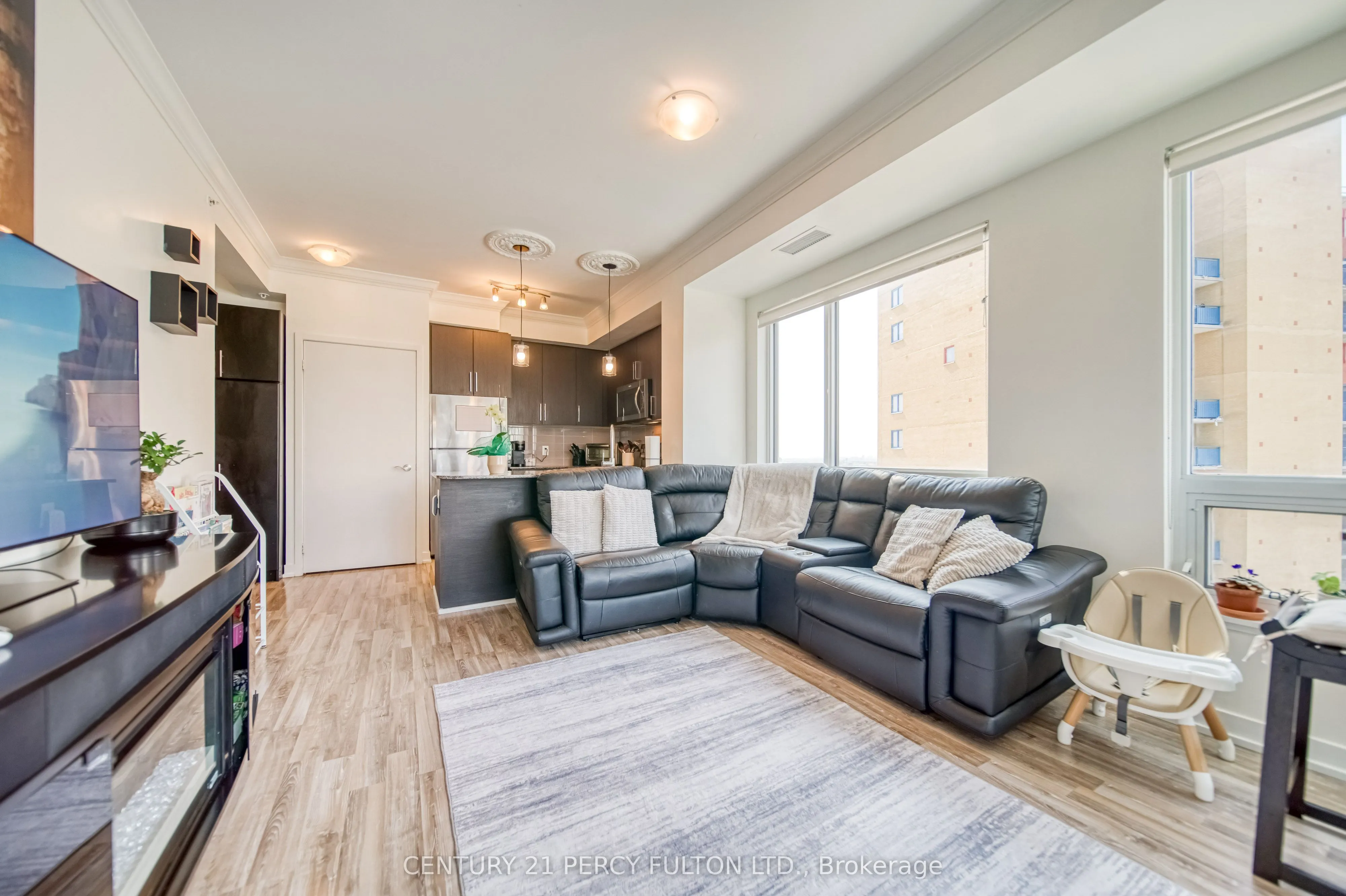 840 Queens Plate Drive, #902