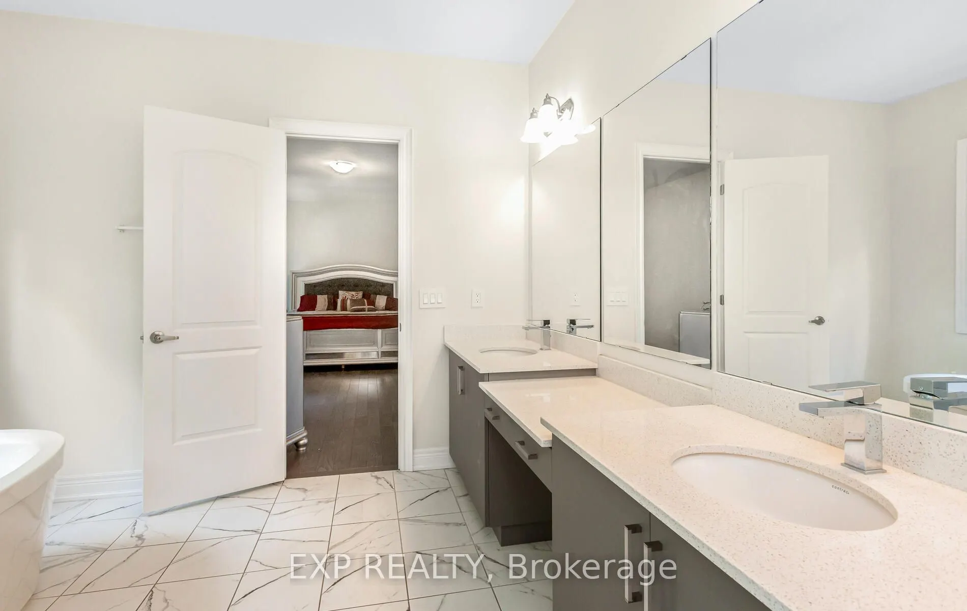 32 Daisy Meadow Crescent
