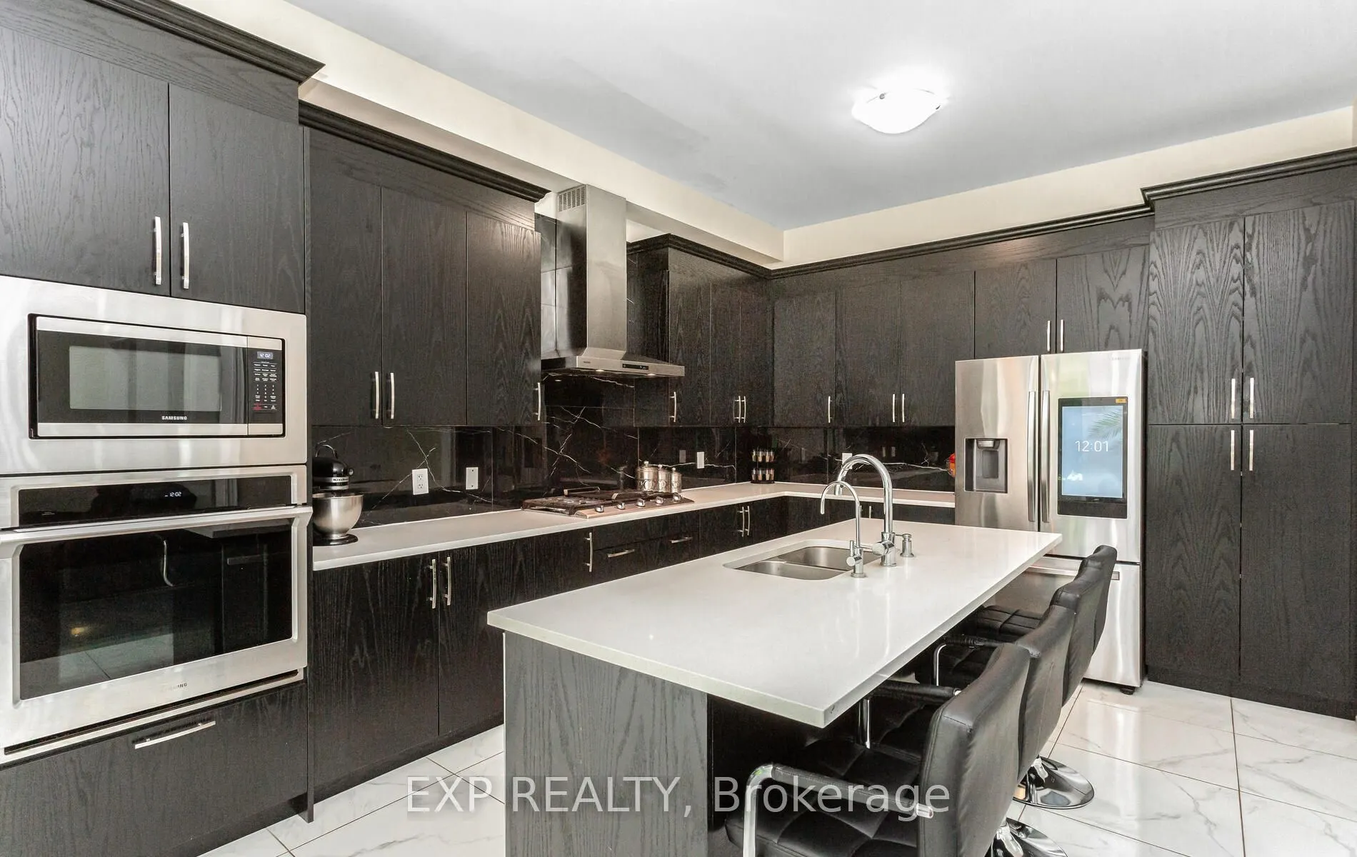 32 Daisy Meadow Crescent