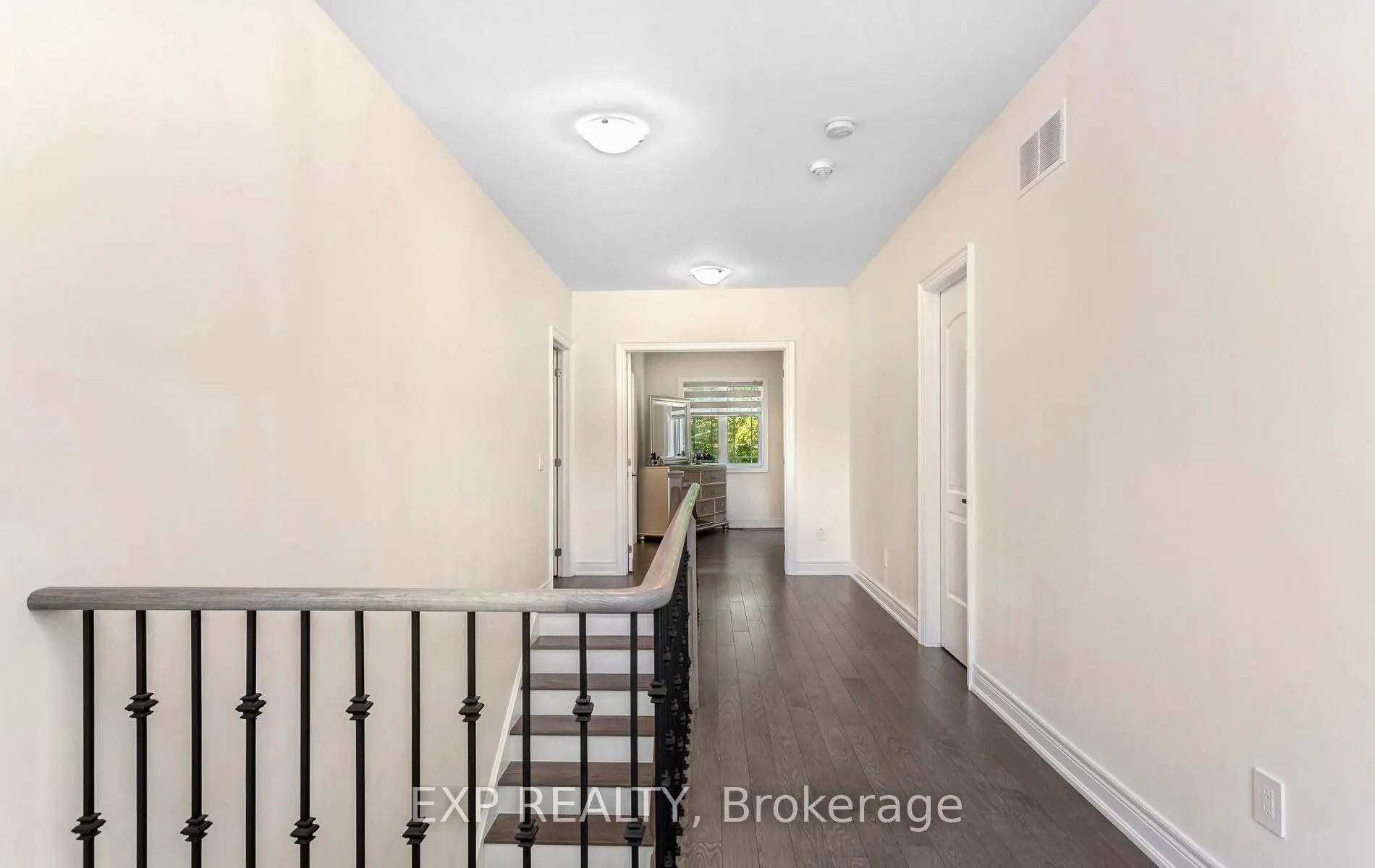 32 Daisy Meadow Crescent