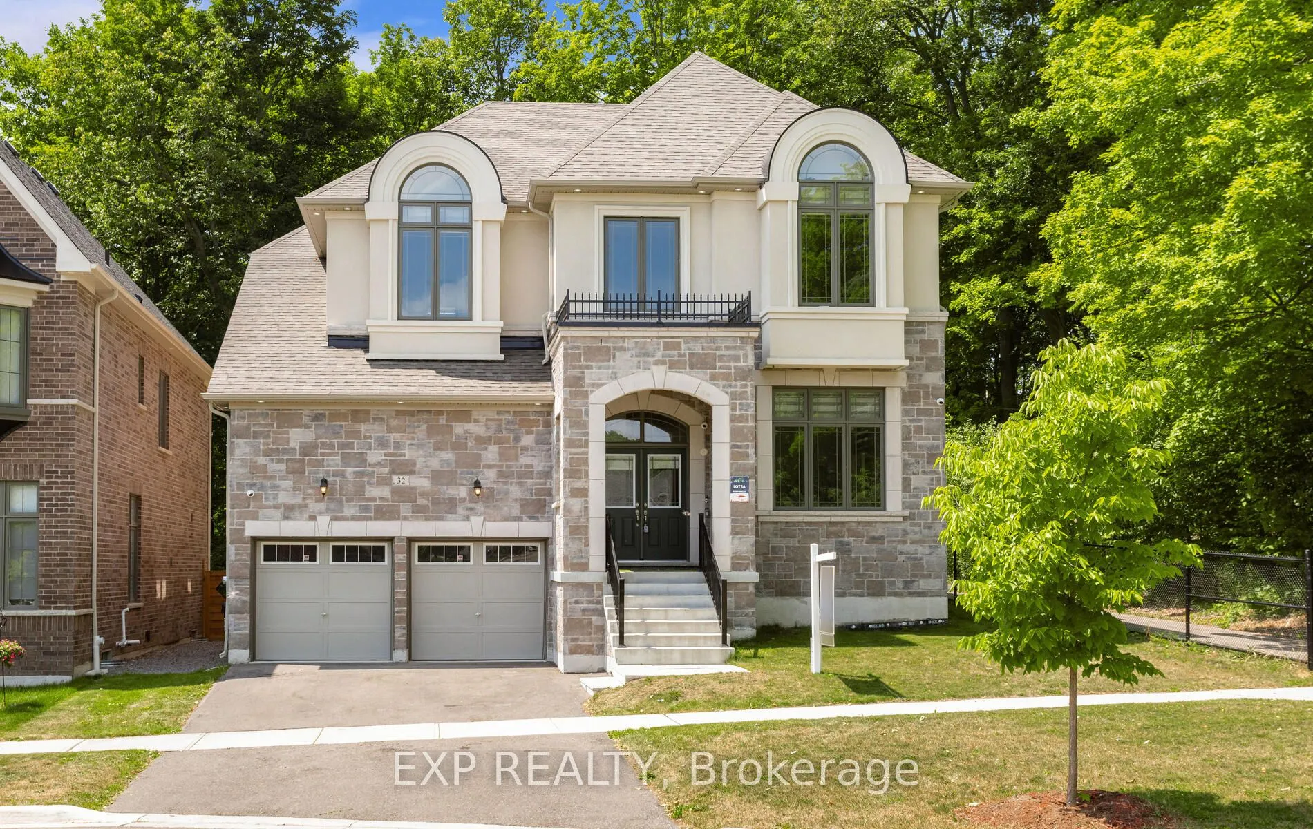 32 Daisy Meadow Crescent