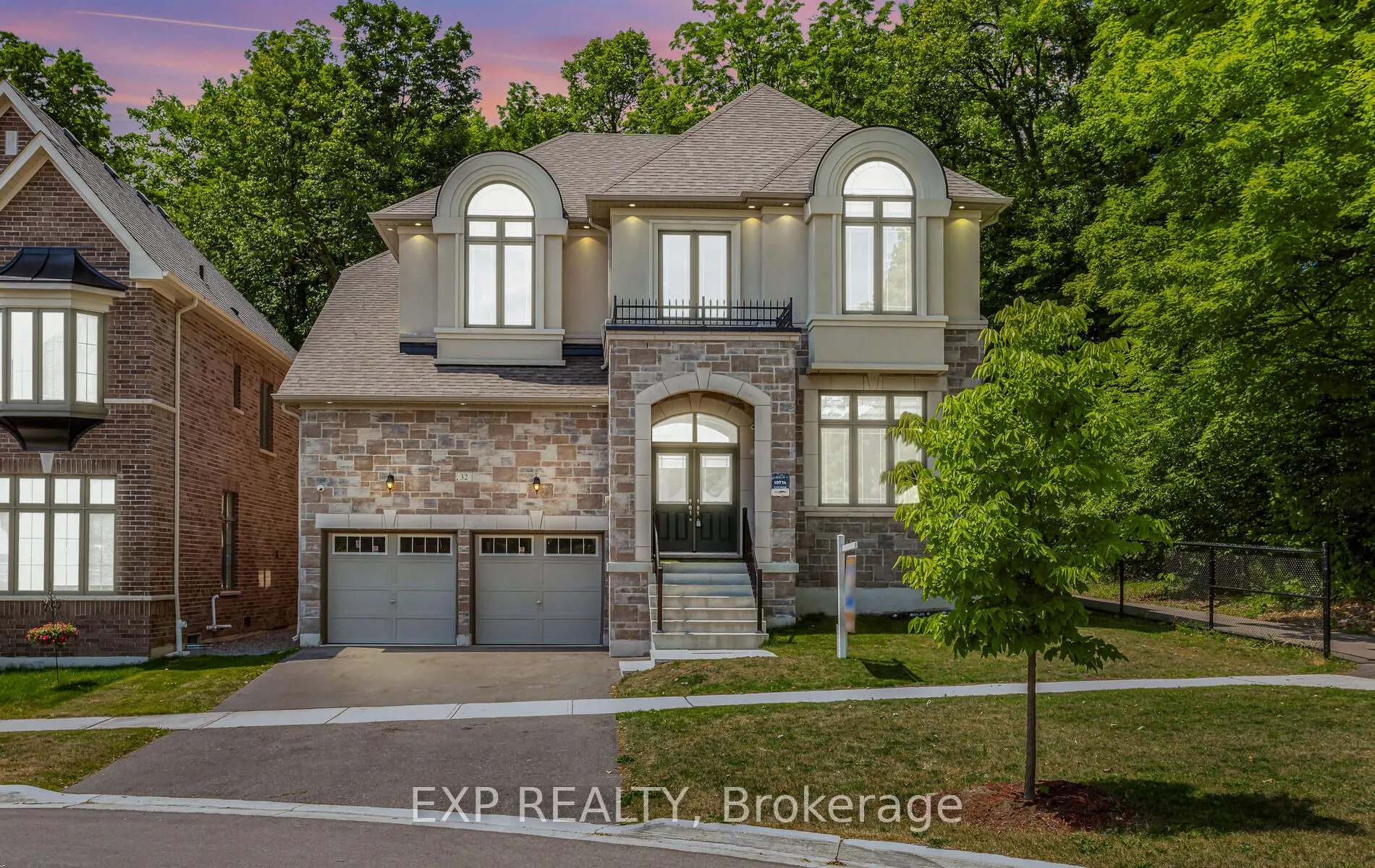 32 Daisy Meadow Crescent