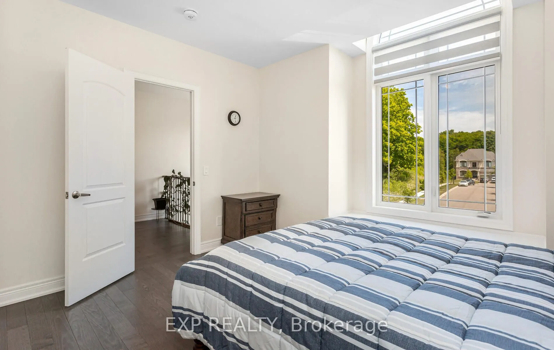 32 Daisy Meadow Crescent