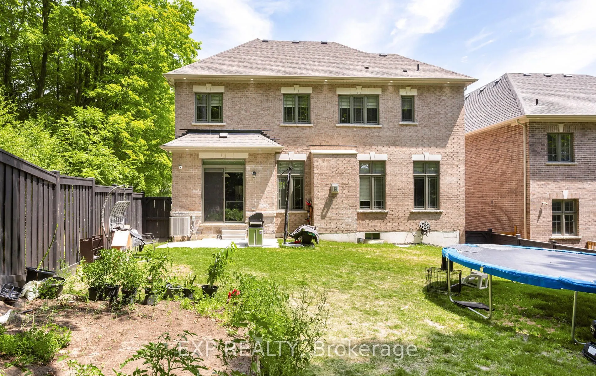 32 Daisy Meadow Crescent