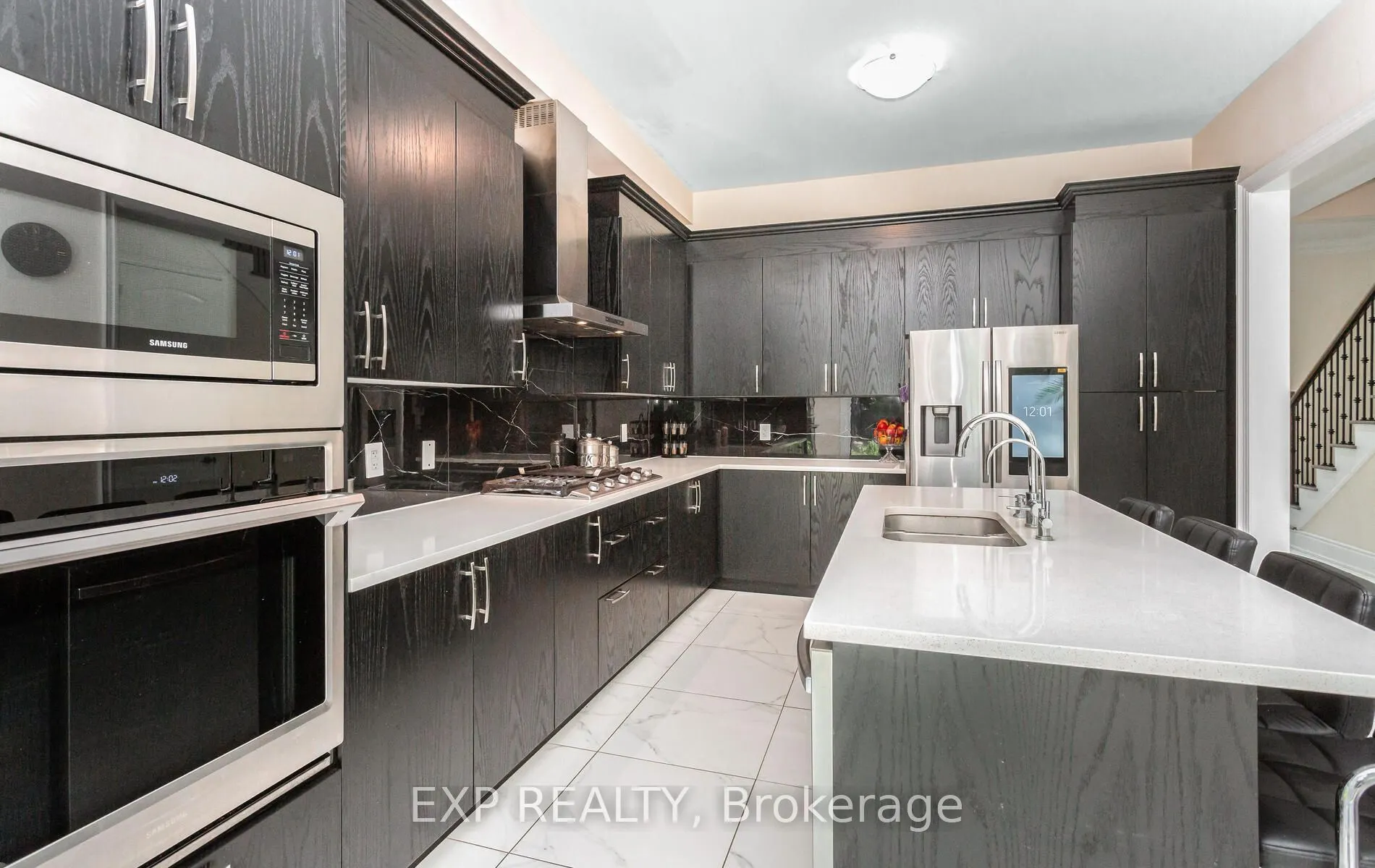 32 Daisy Meadow Crescent