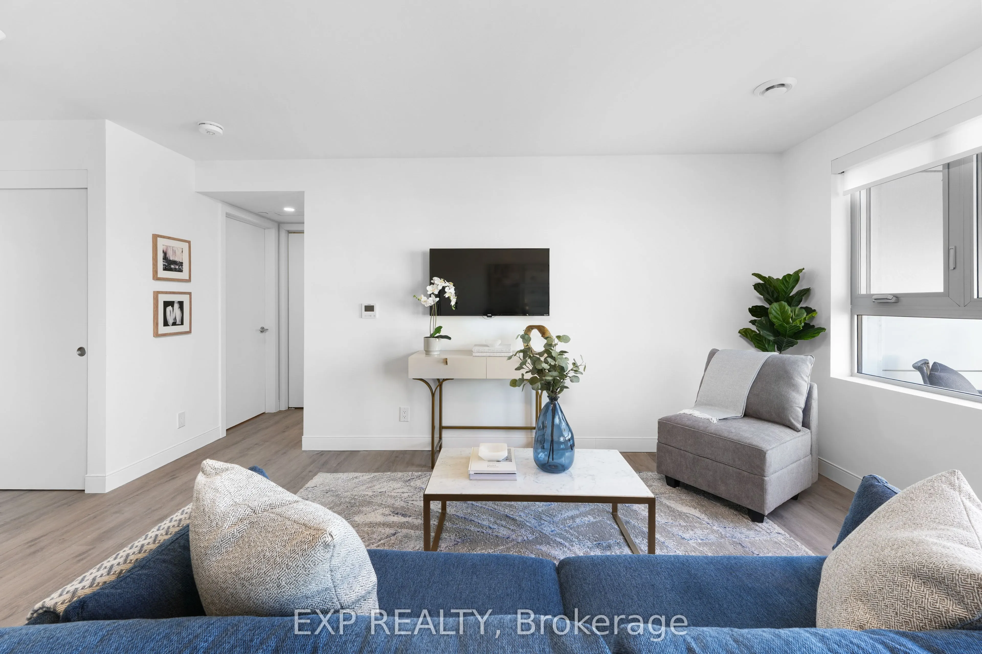 100 Manett Crescent, #412