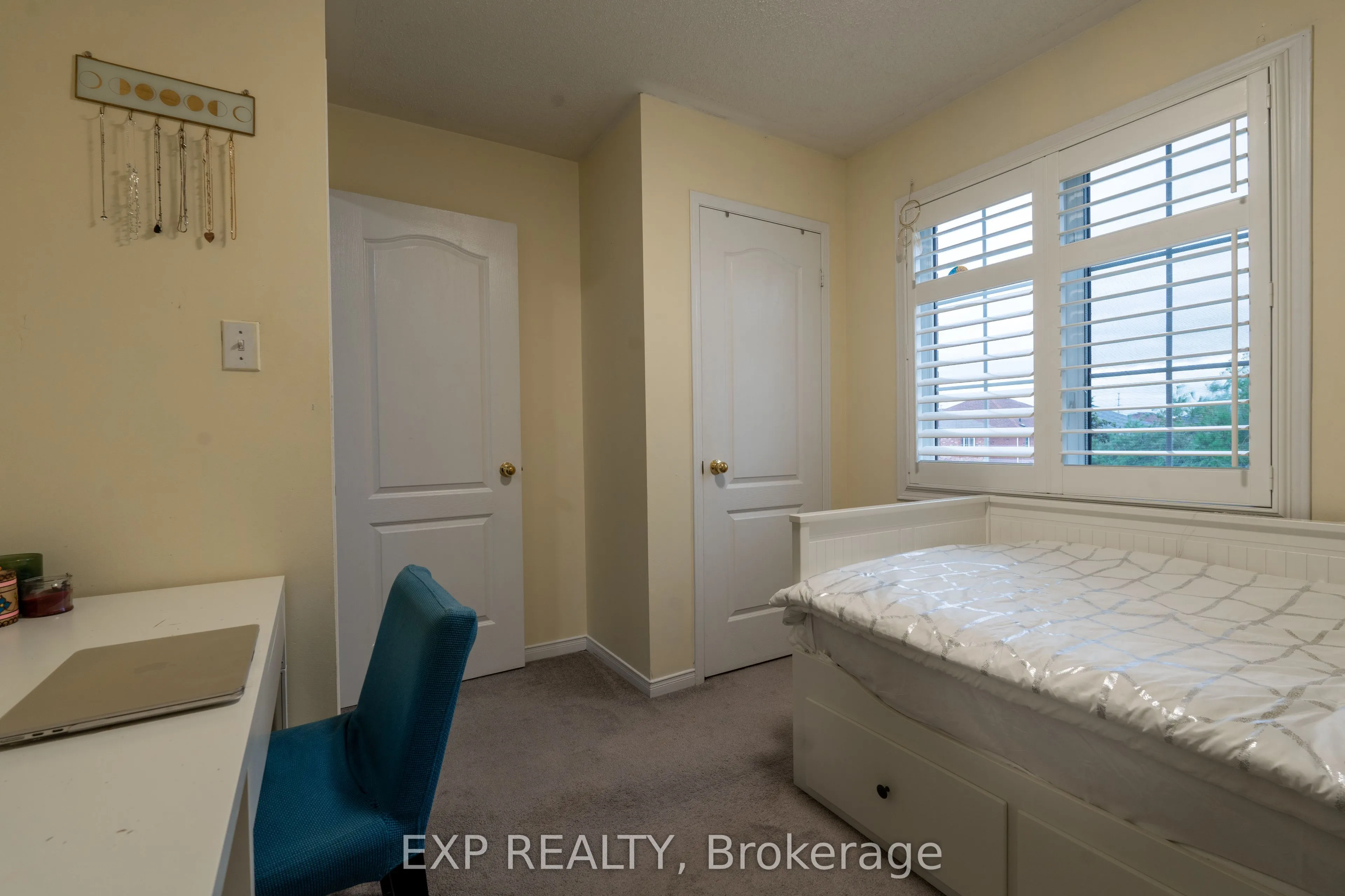 37 Farthingale Crescent