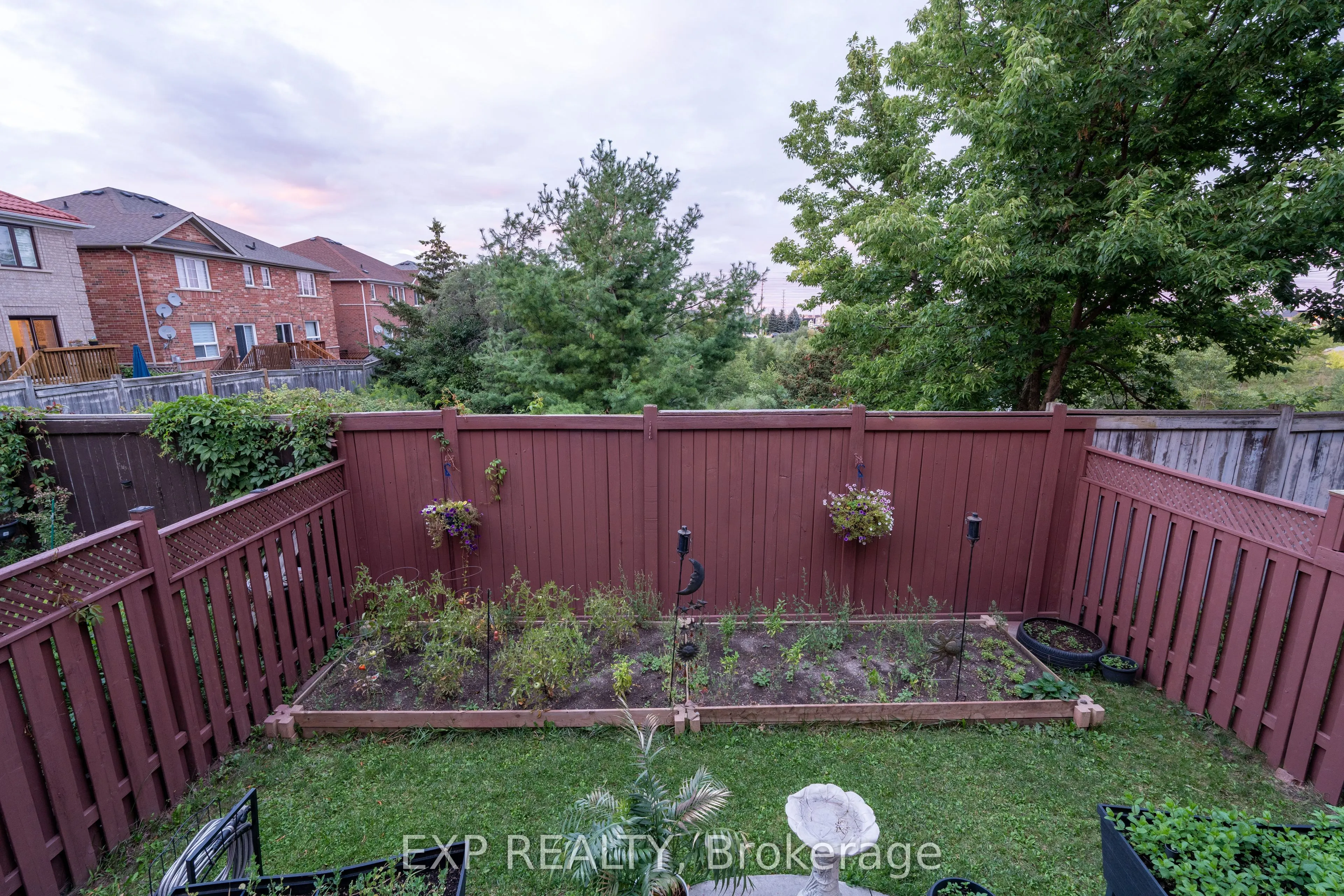 37 Farthingale Crescent