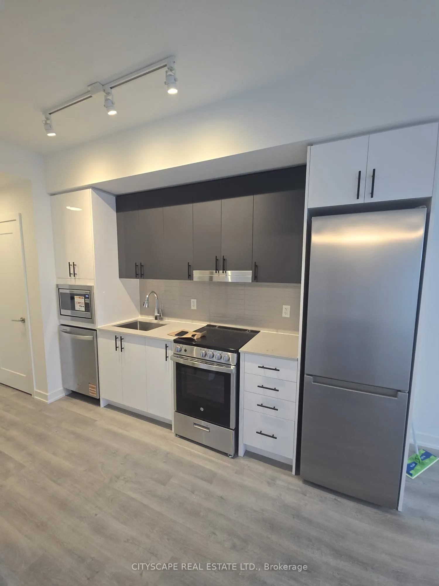 5105 Hurontario Street N, #3210