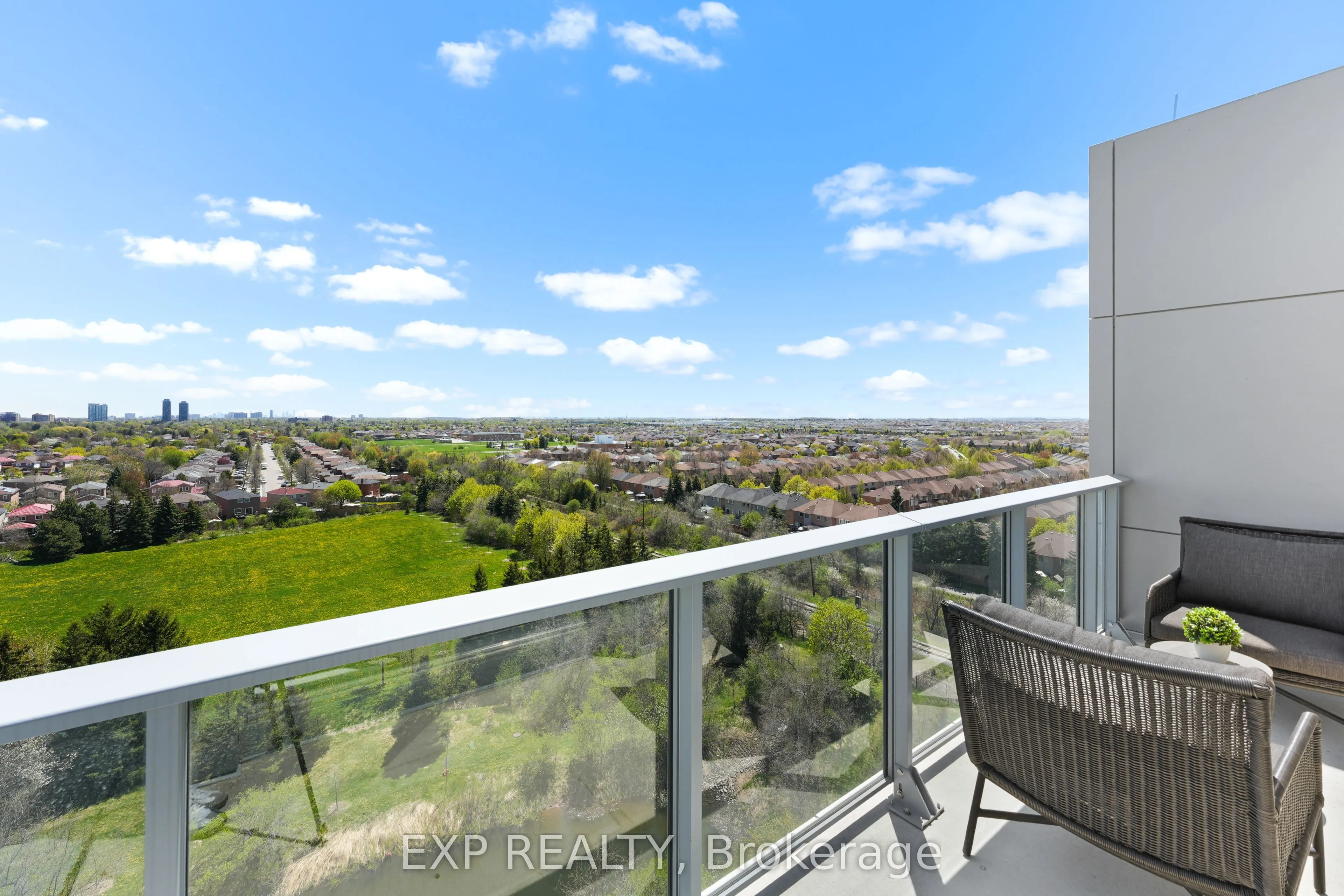 100 Manett Crescent, #404
