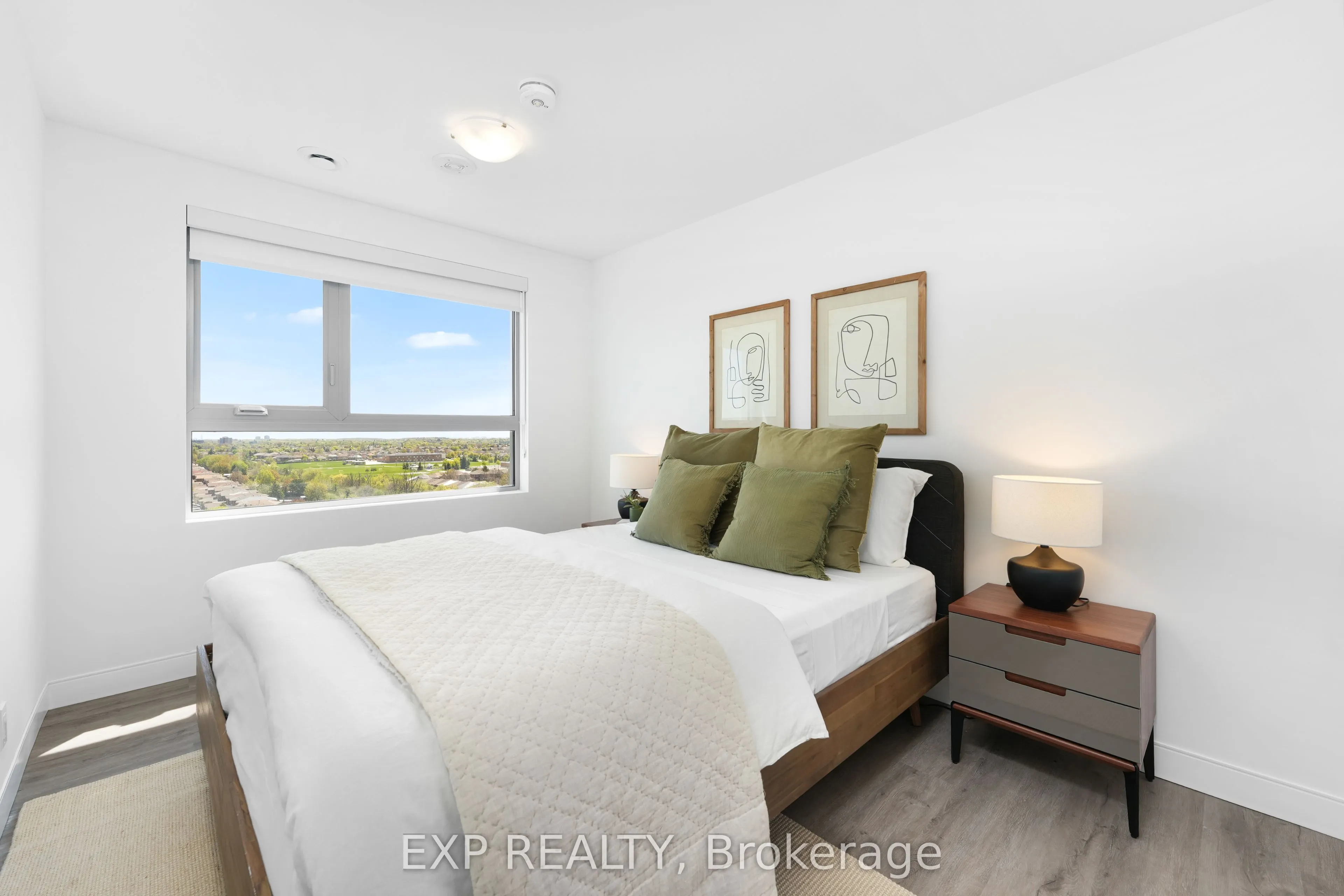 100 Manett Crescent, #404