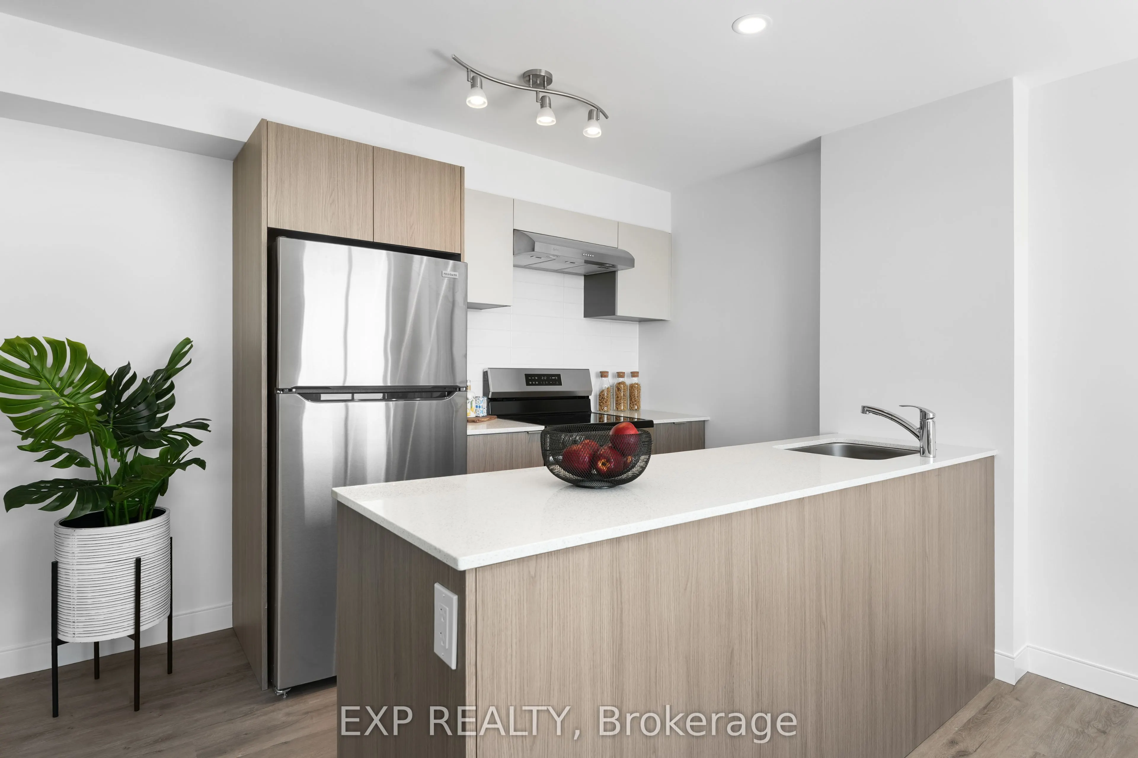 100 Manett Crescent, #404
