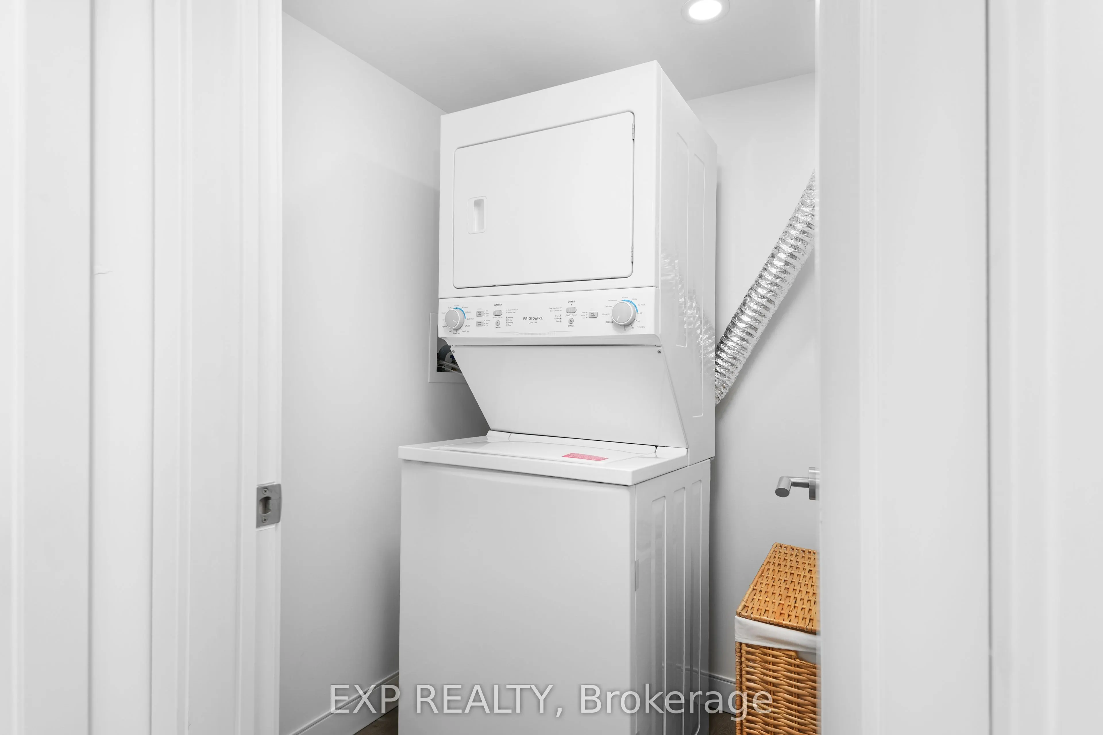 100 Manett Crescent, #404