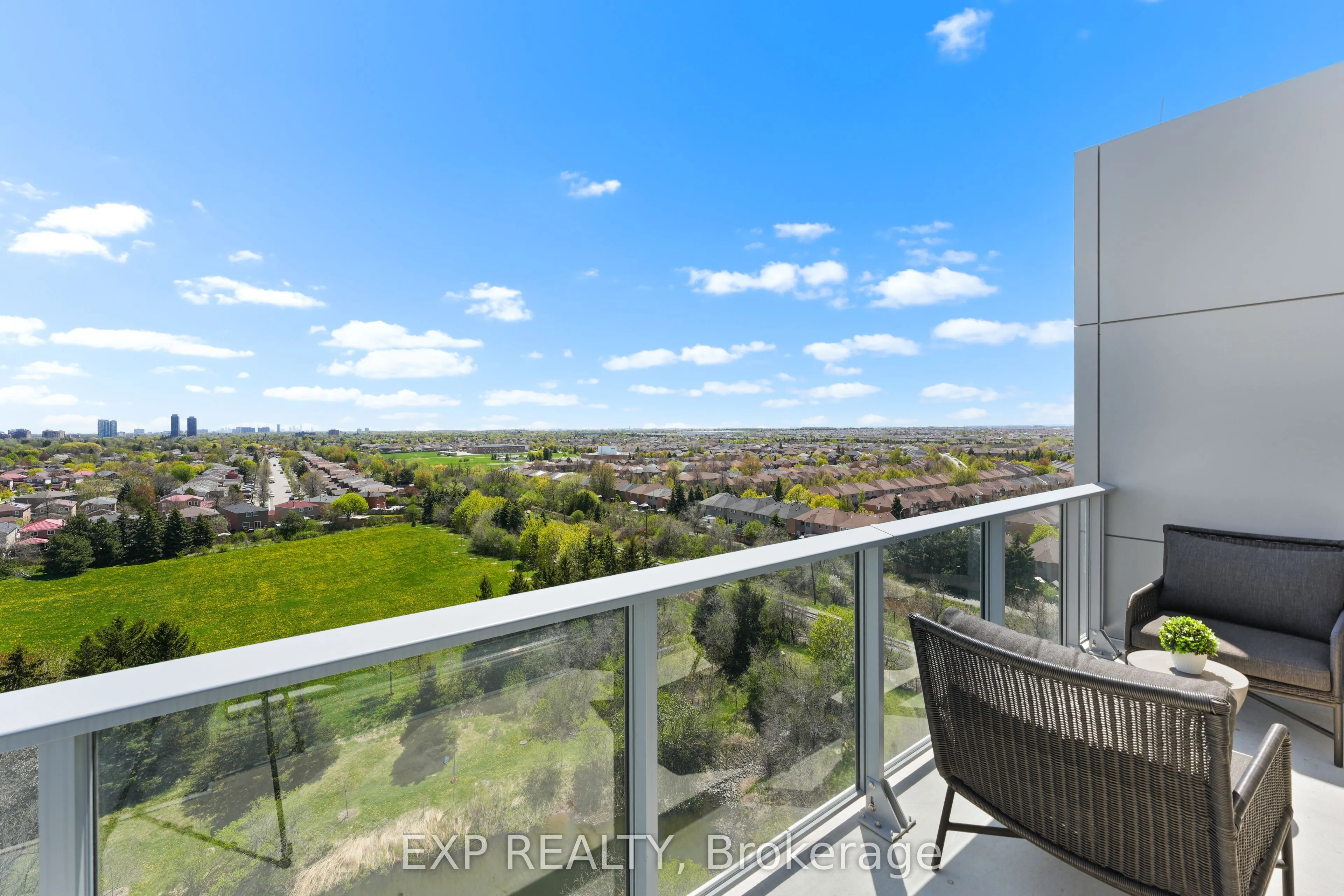 100 Manett Crescent, #404