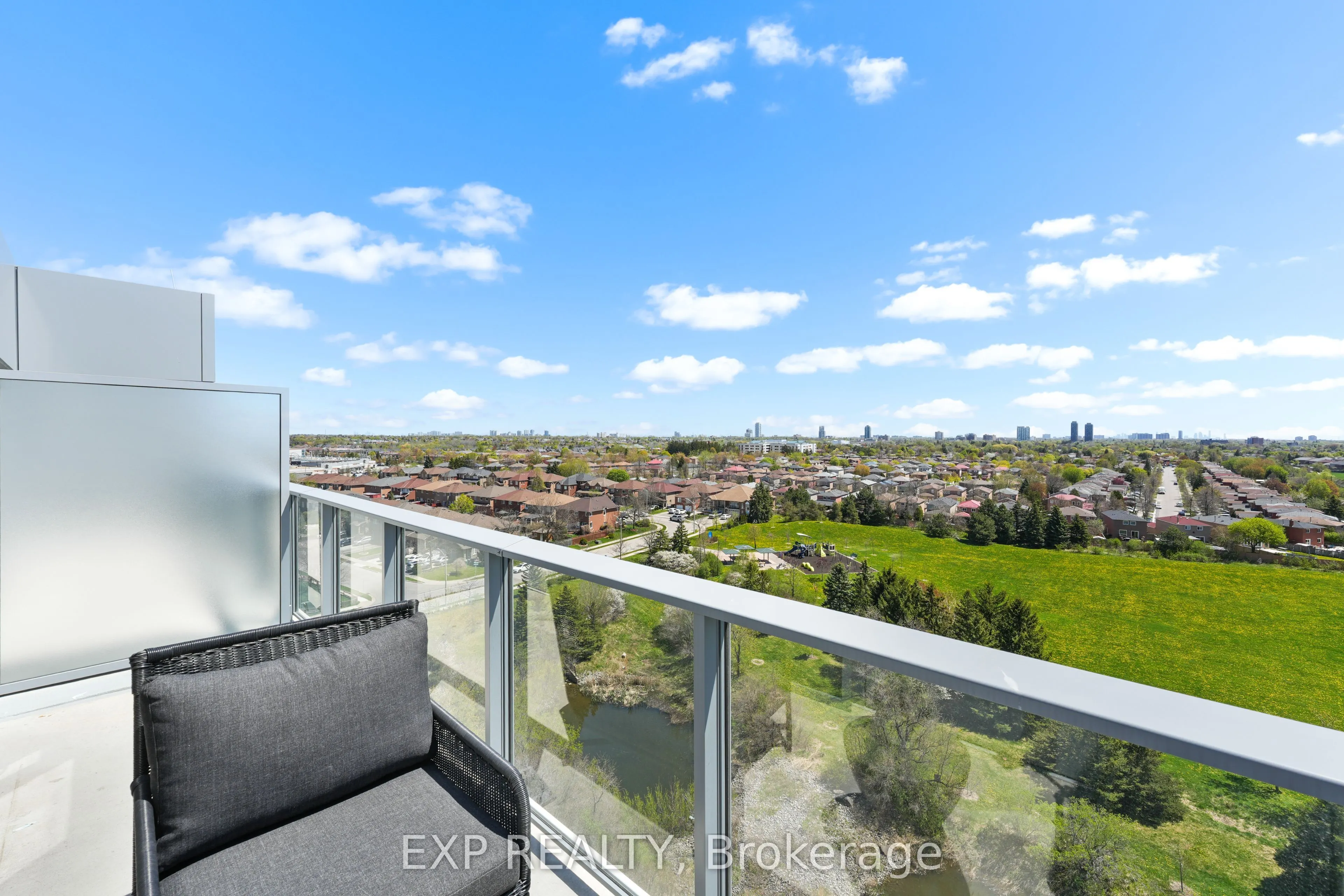 100 Manett Crescent, #404