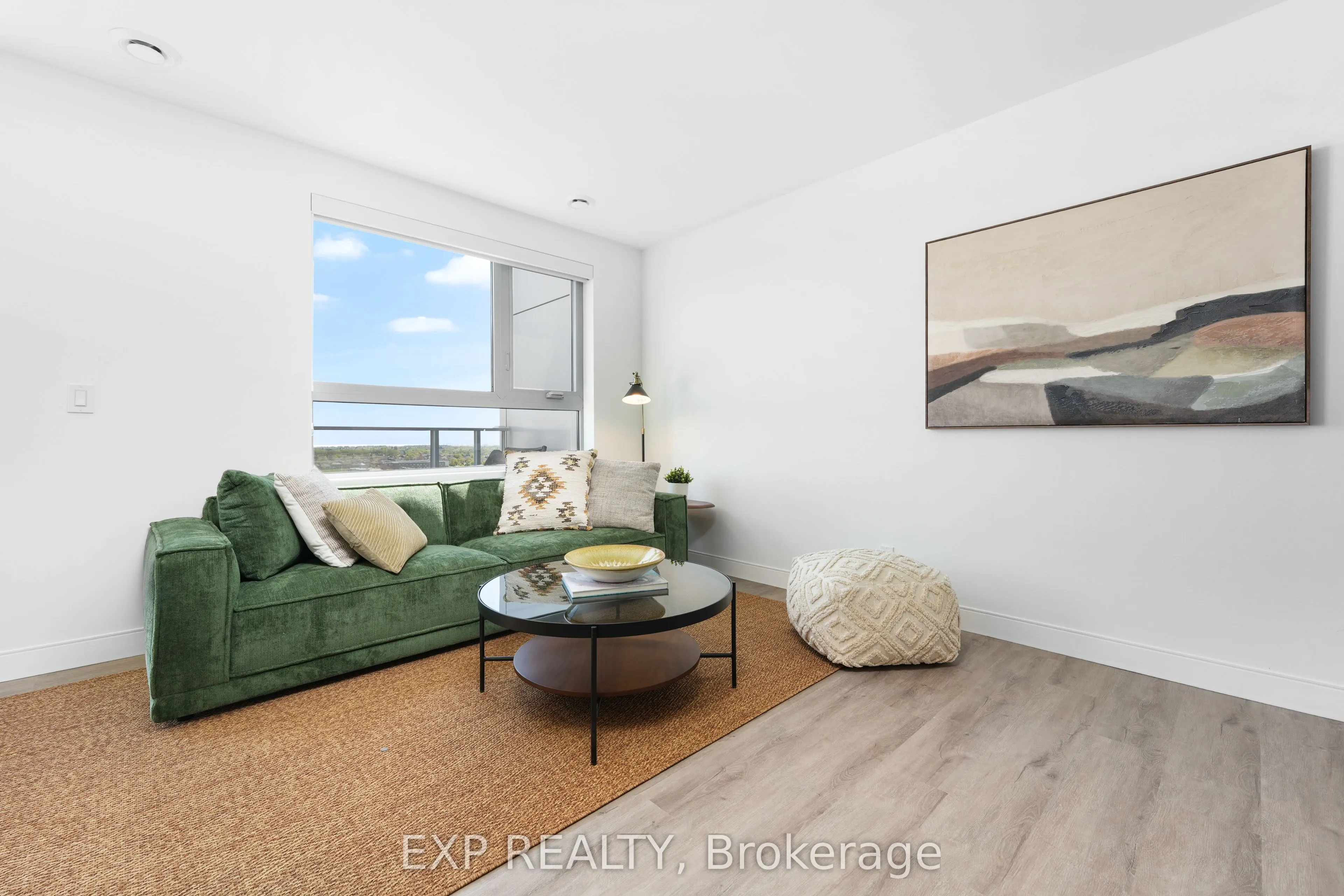 100 Manett Crescent, #404