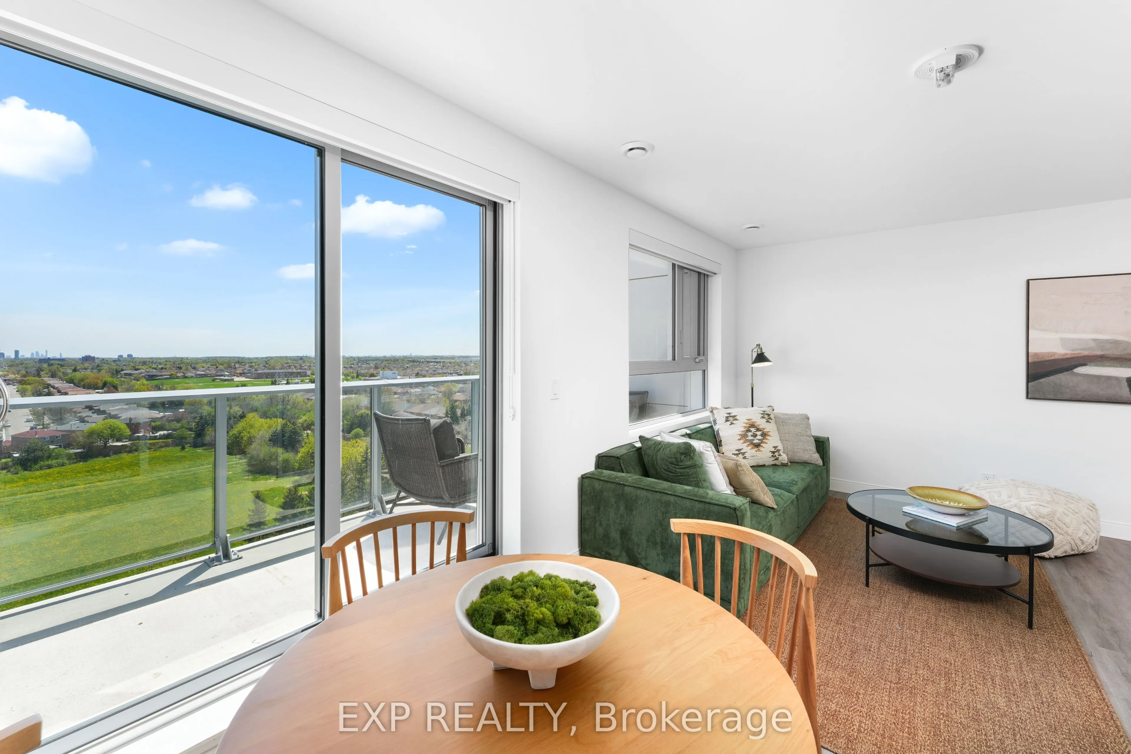 100 Manett Crescent, #404
