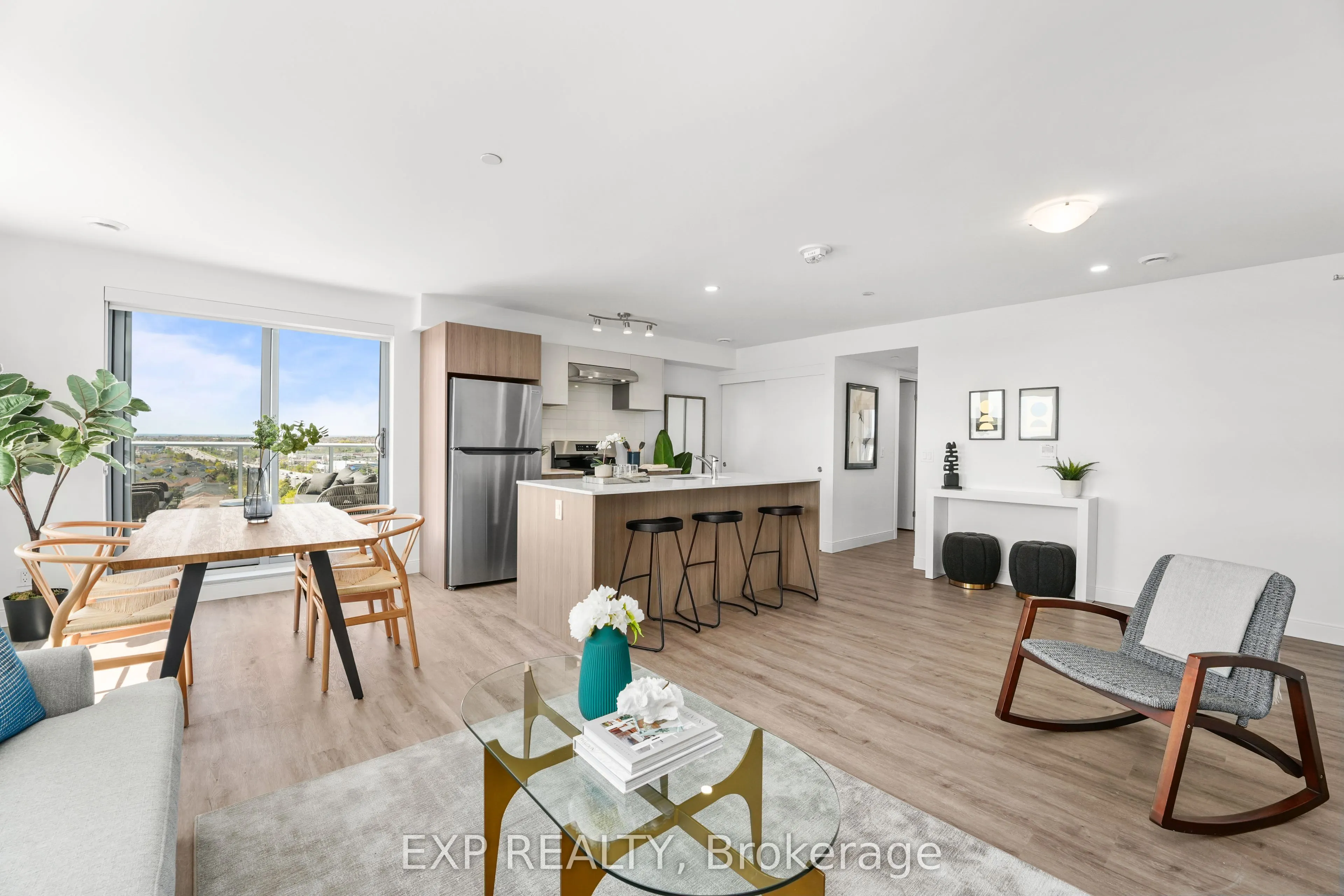 100 Manett Crescent, #302