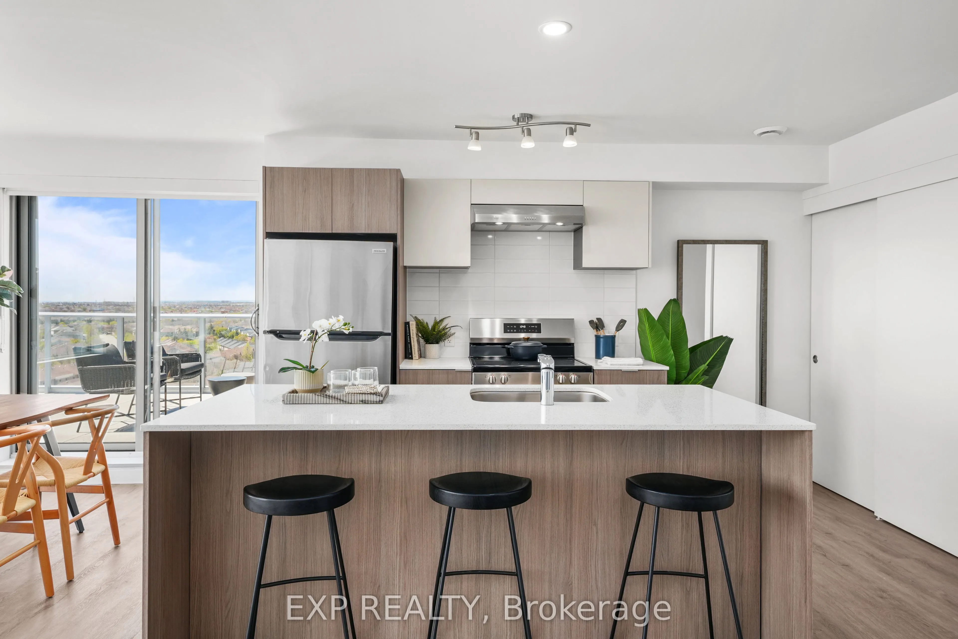 100 Manett Crescent, #302