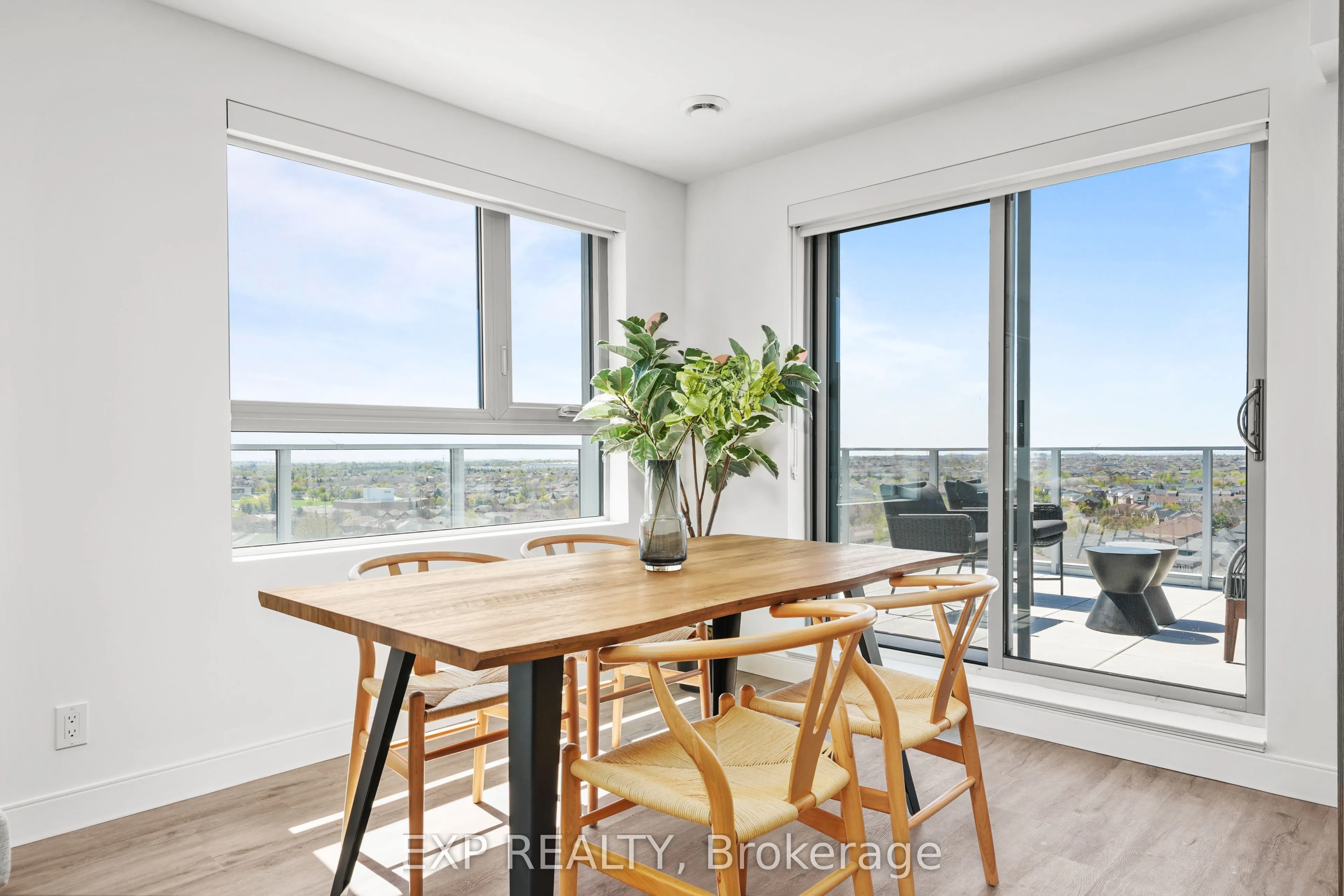 100 Manett Crescent, #302