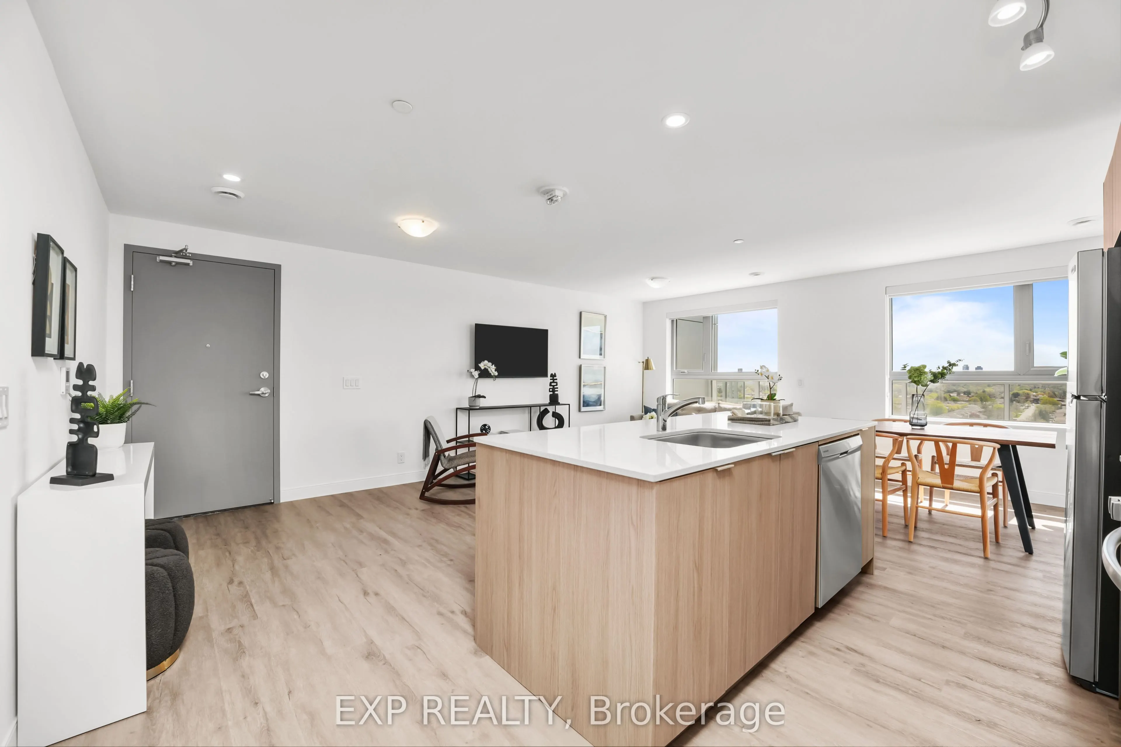 100 Manett Crescent, #302