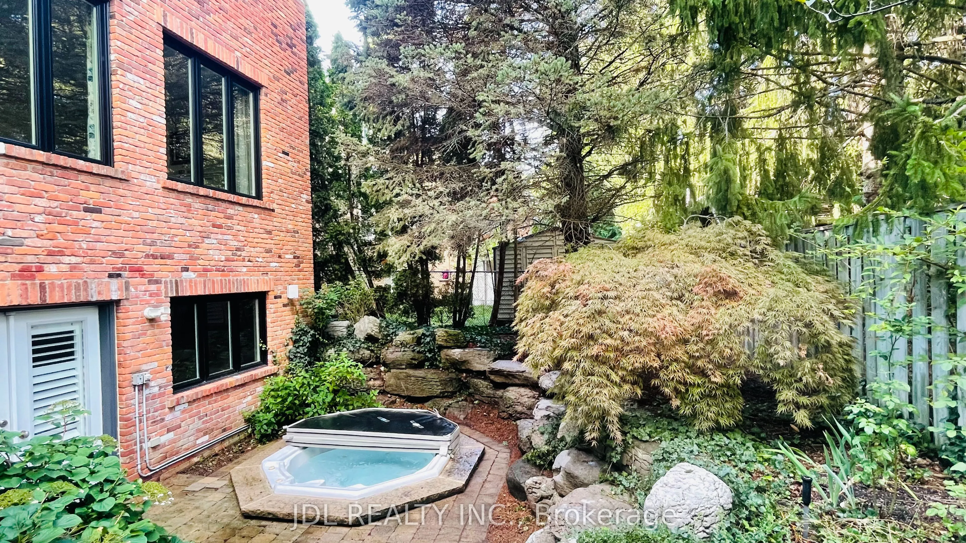 1283 Lindburgh Court