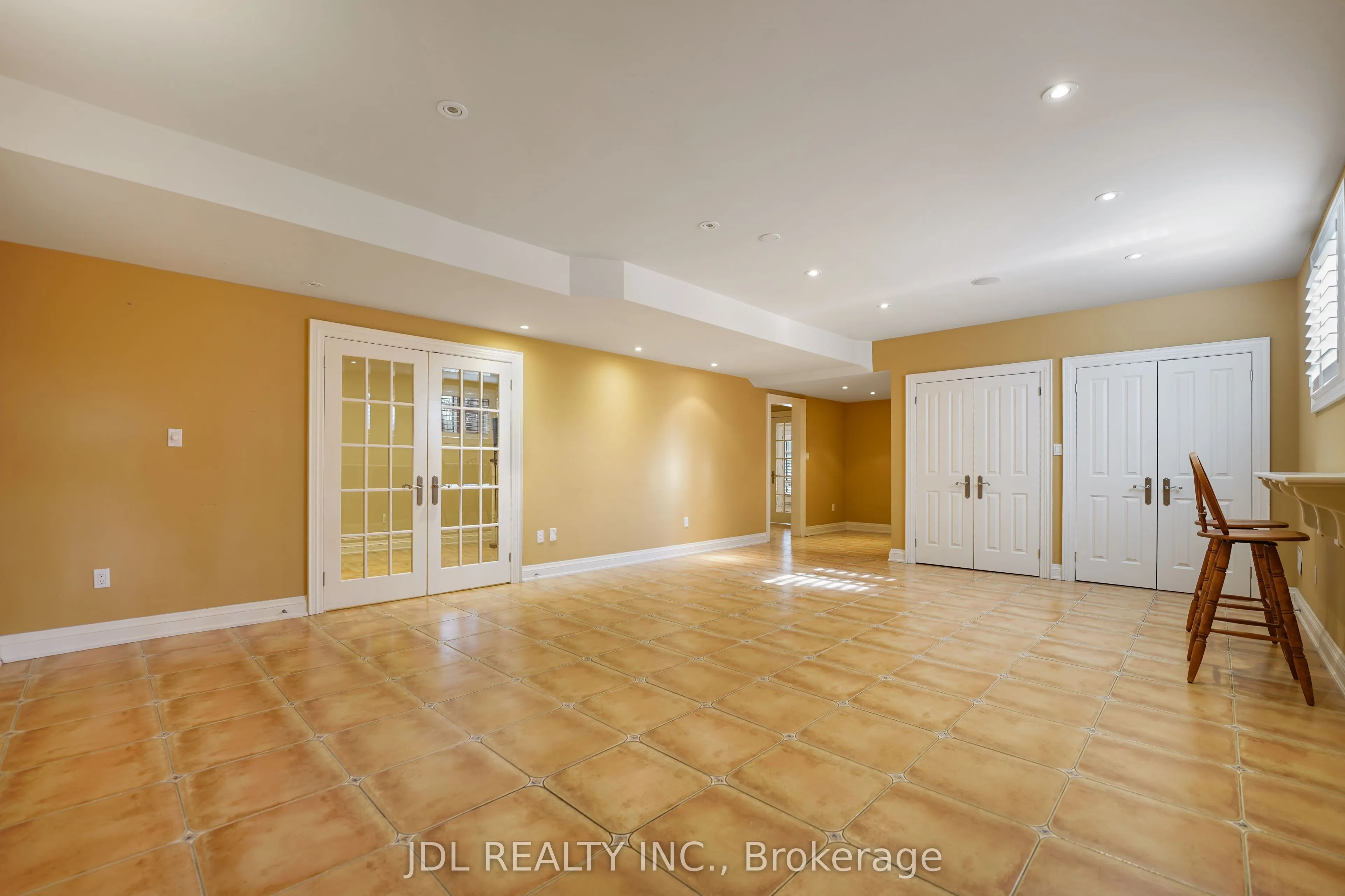 1283 Lindburgh Court