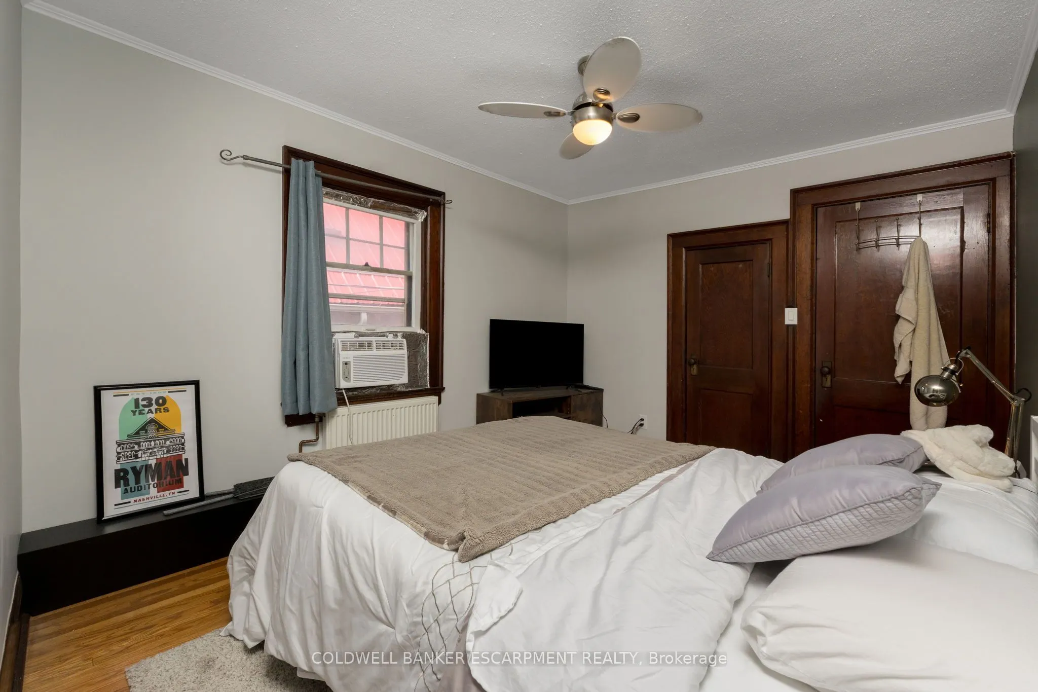 20 Mill Street E