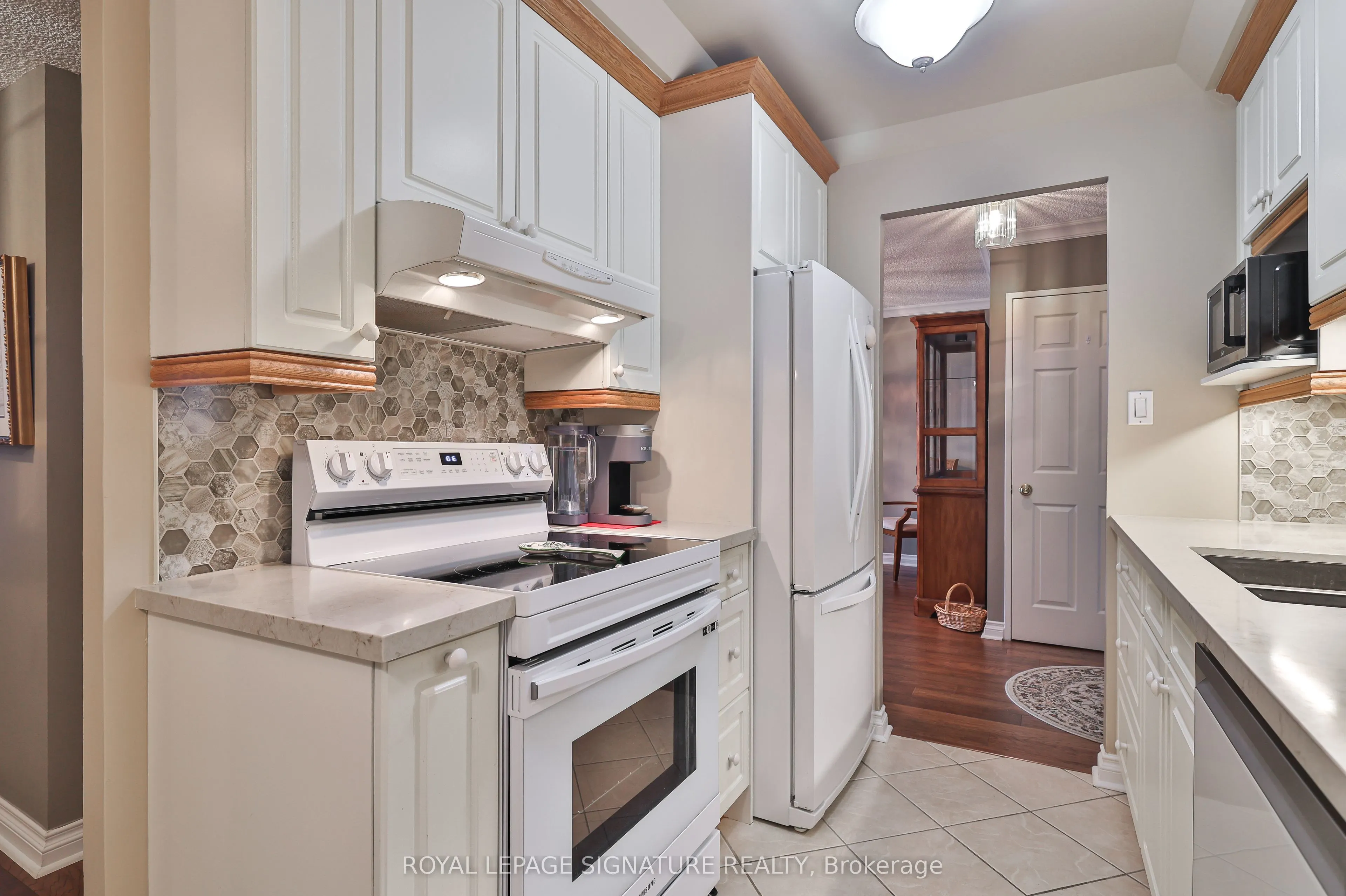 820 Burnhamthorpe Road, #2105