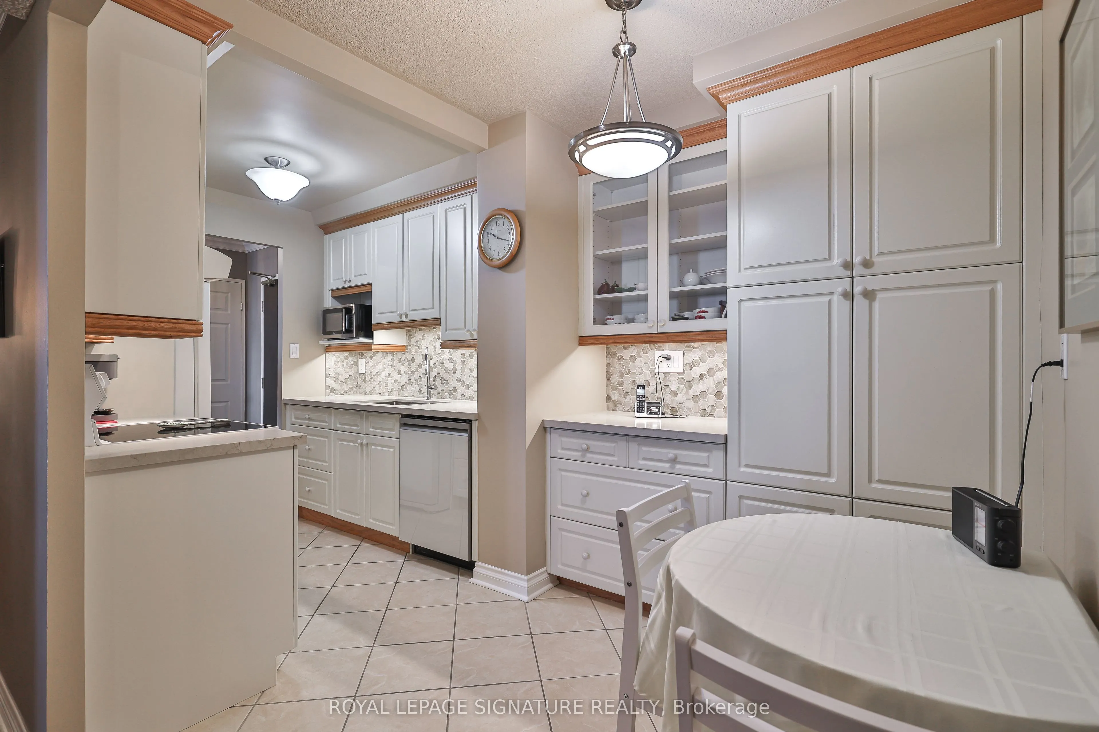 820 Burnhamthorpe Road, #2105