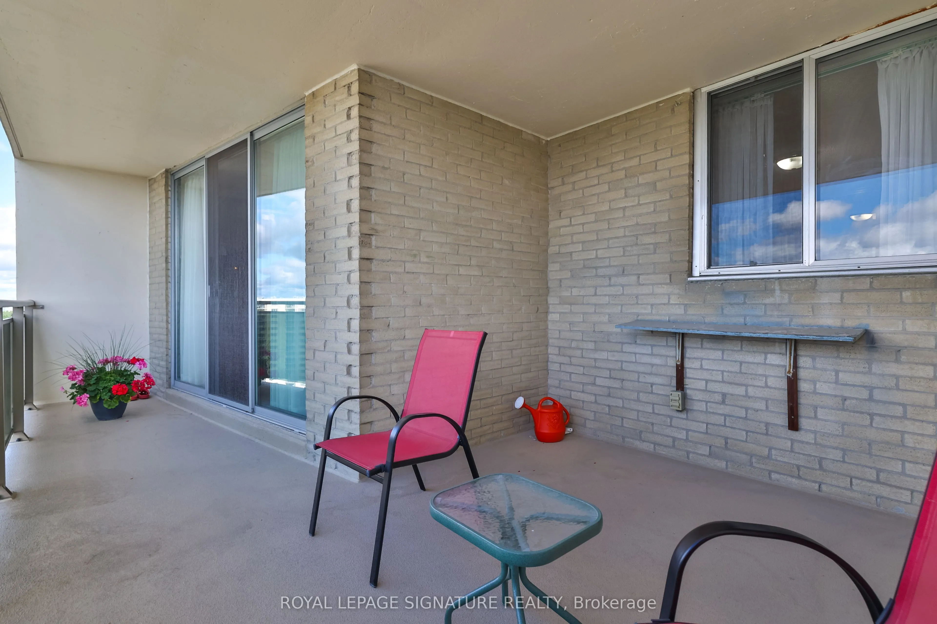 820 Burnhamthorpe Road, #2105