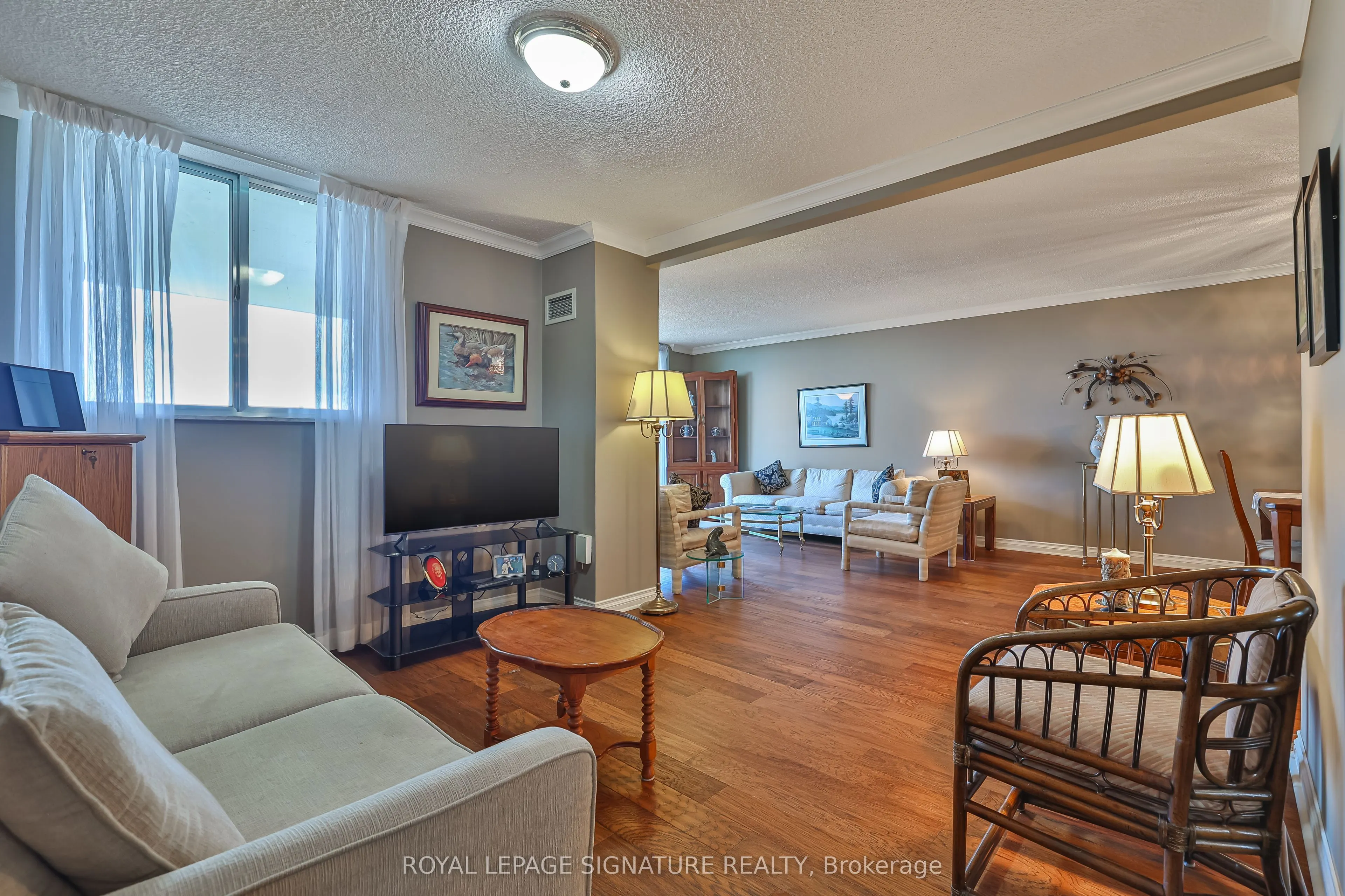 820 Burnhamthorpe Road, #2105