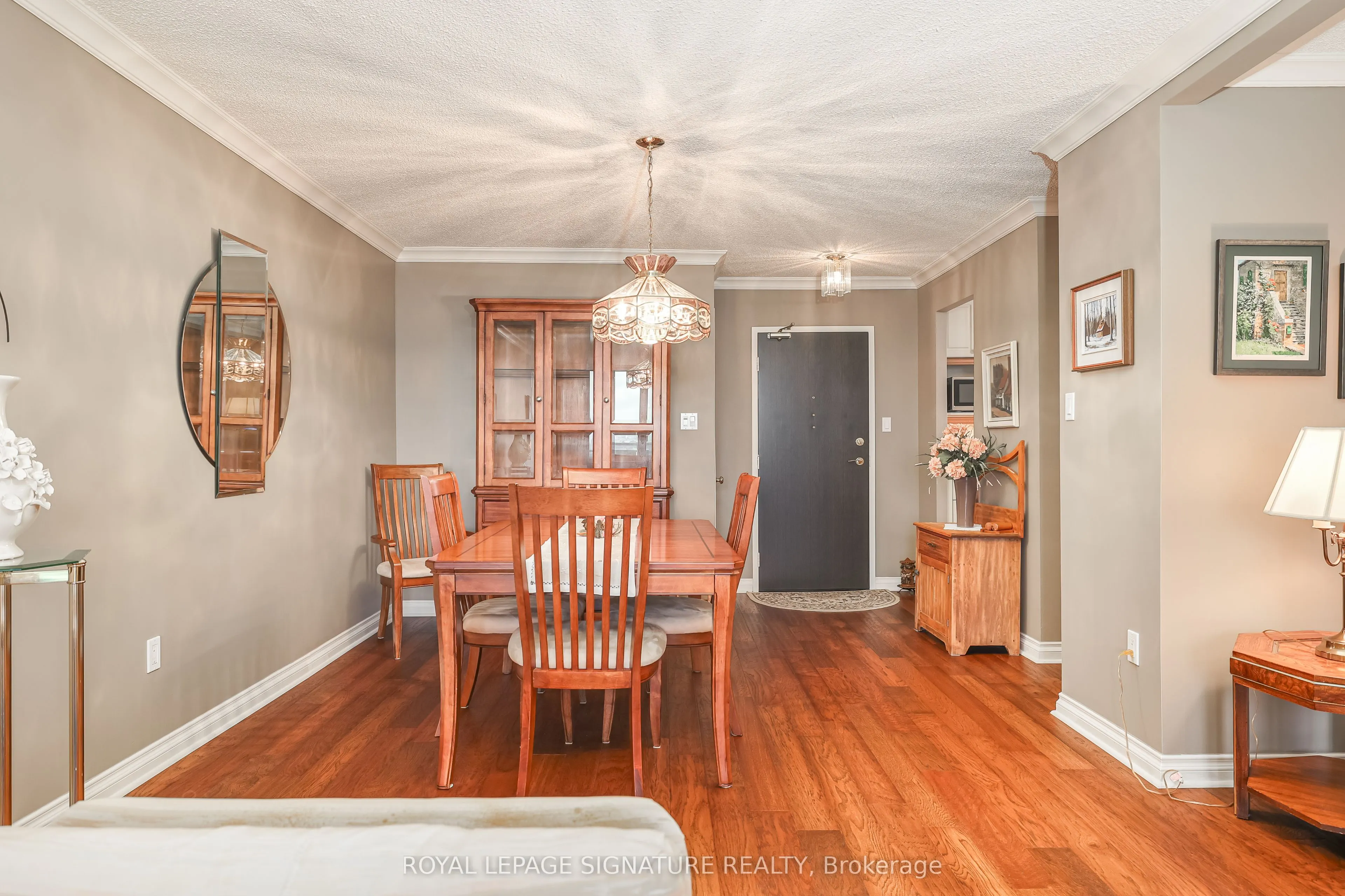 820 Burnhamthorpe Road, #2105