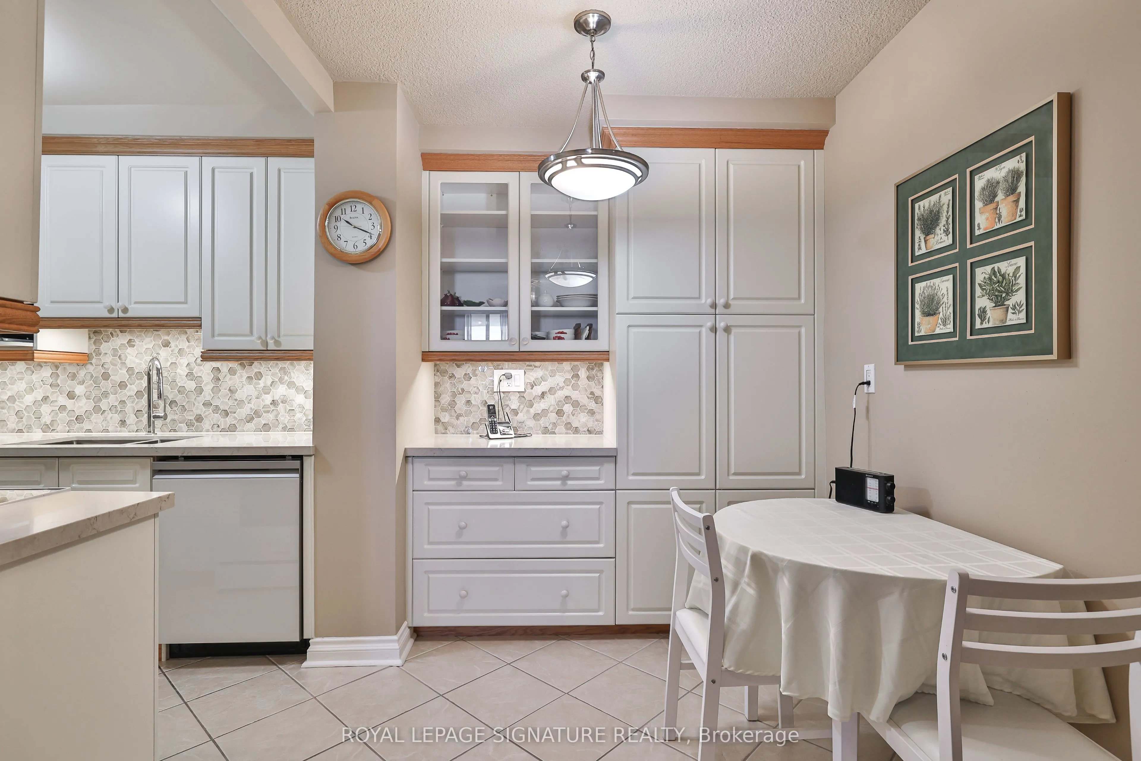 820 Burnhamthorpe Road, #2105