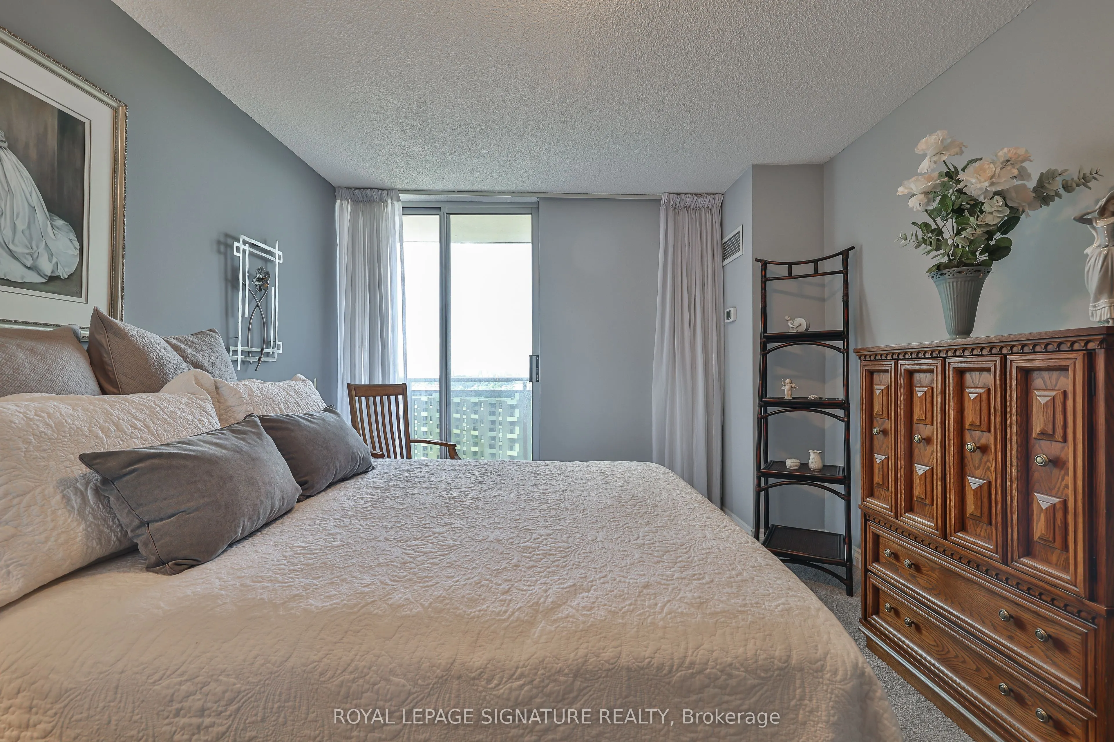 820 Burnhamthorpe Road, #2105