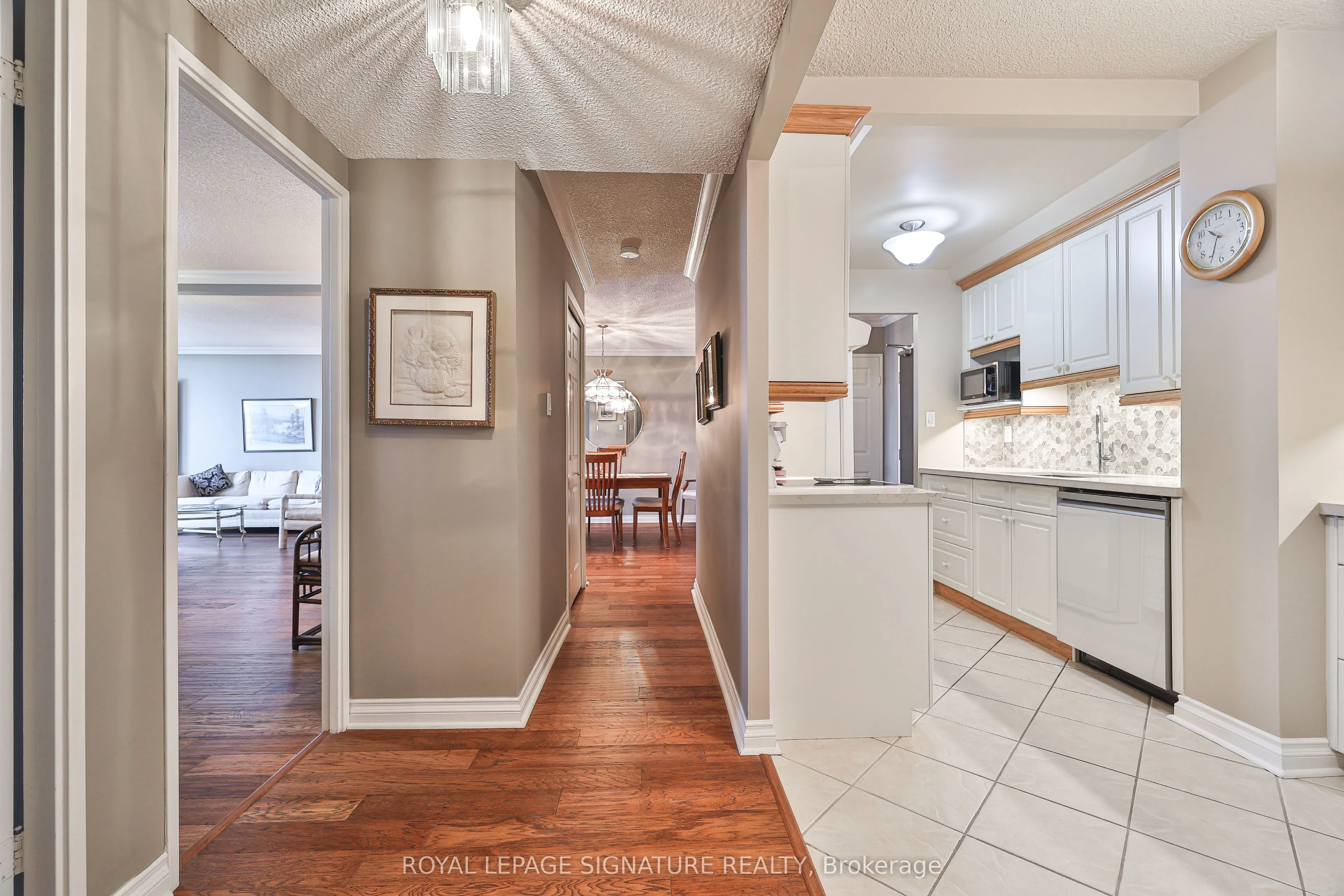 820 Burnhamthorpe Road, #2105
